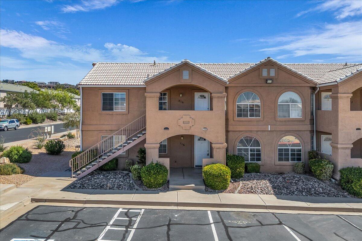 LA PALOMA CONDOS - Residential