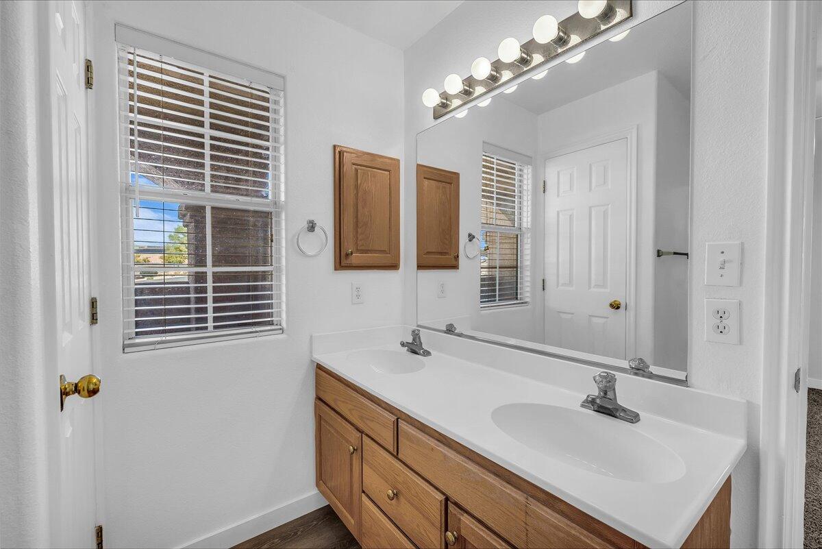 LA PALOMA CONDOS - Residential