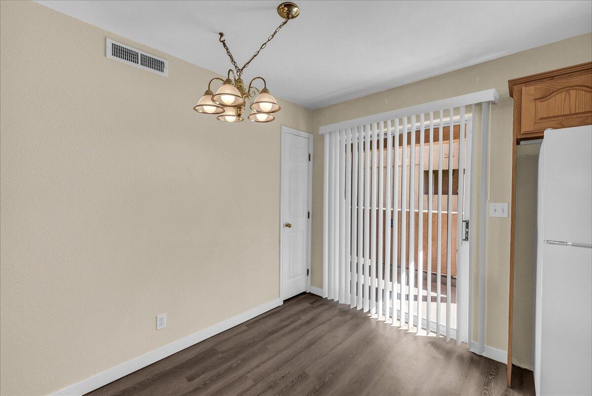 LA PALOMA CONDOS - Residential