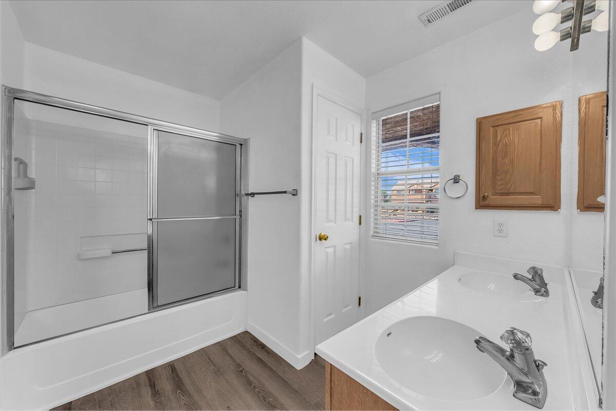 LA PALOMA CONDOS - Residential