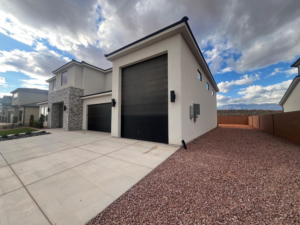 Photo of 4832 W 2820 S Lot 3 #Lot 3, Hurricane, UT 84737 (MLS # 25-266265)