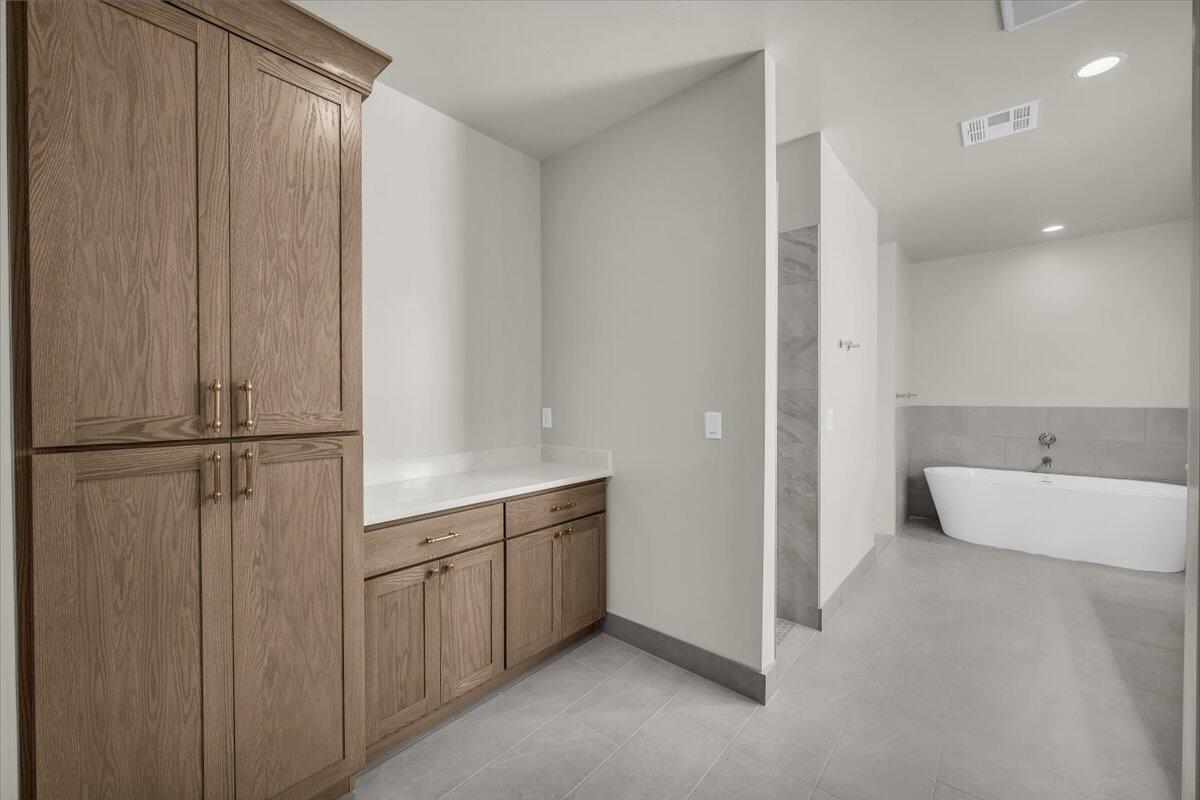 HERITAGE PLACE - Residential