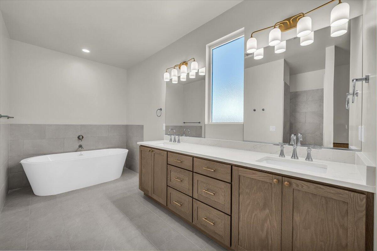 HERITAGE PLACE - Residential