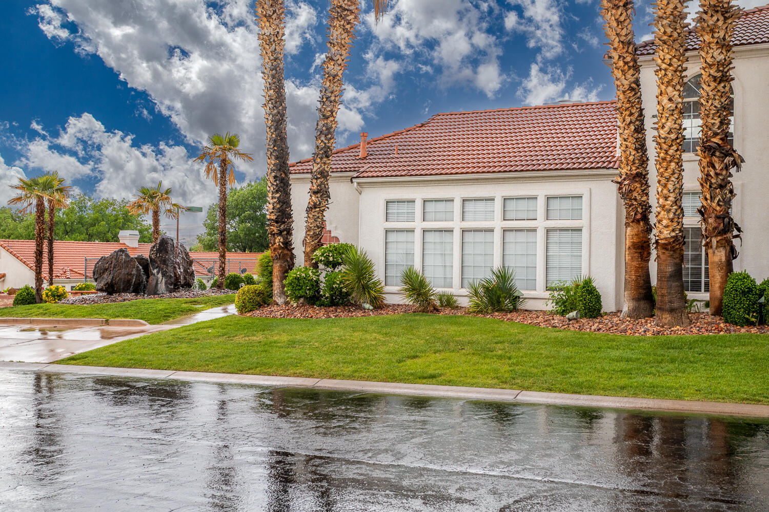 VISTA DEL SOL TOWNHOMES - Residential