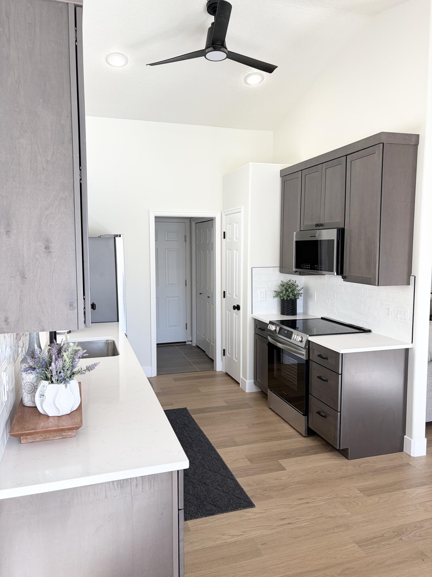 VISTA DEL SOL TOWNHOMES - Residential