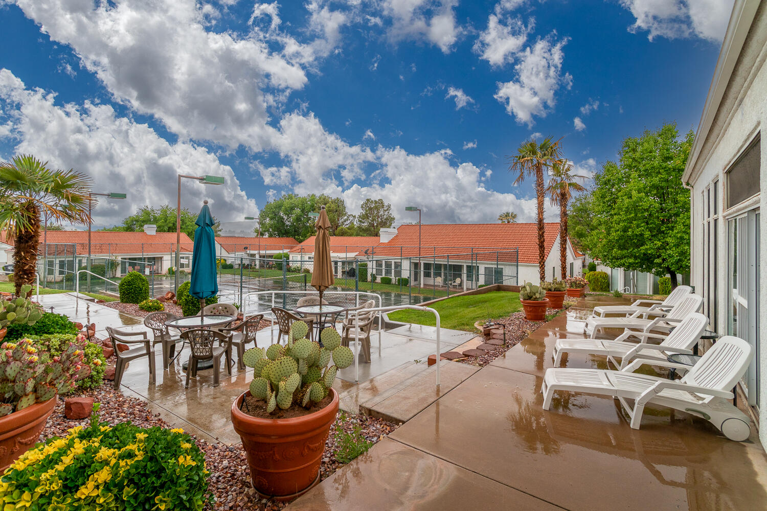 VISTA DEL SOL TOWNHOMES - Residential