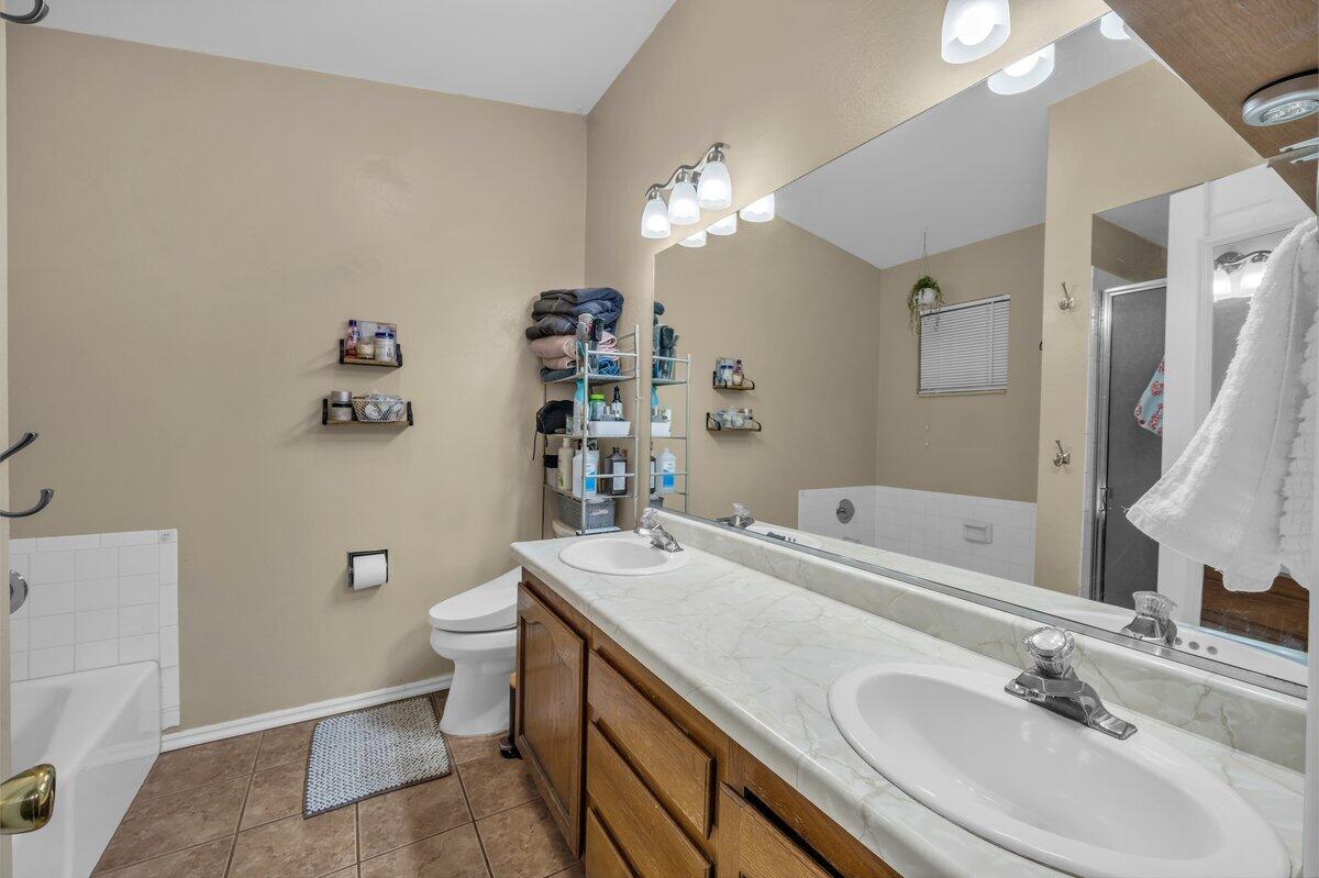 WARM SPRINGS TOWNHOMES - Residential