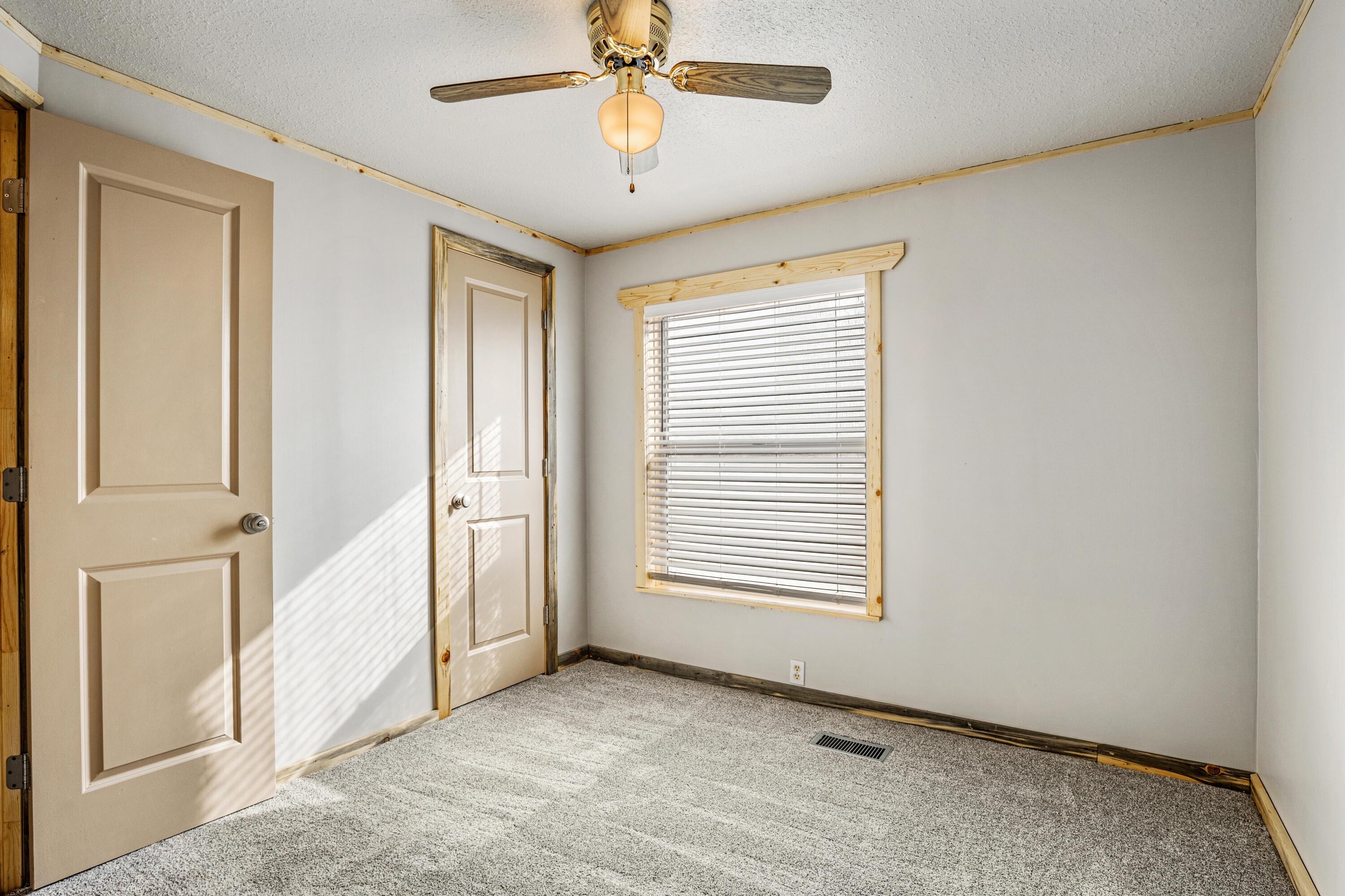 LAVA BLUFF MOBILE HOME PARK - Residential