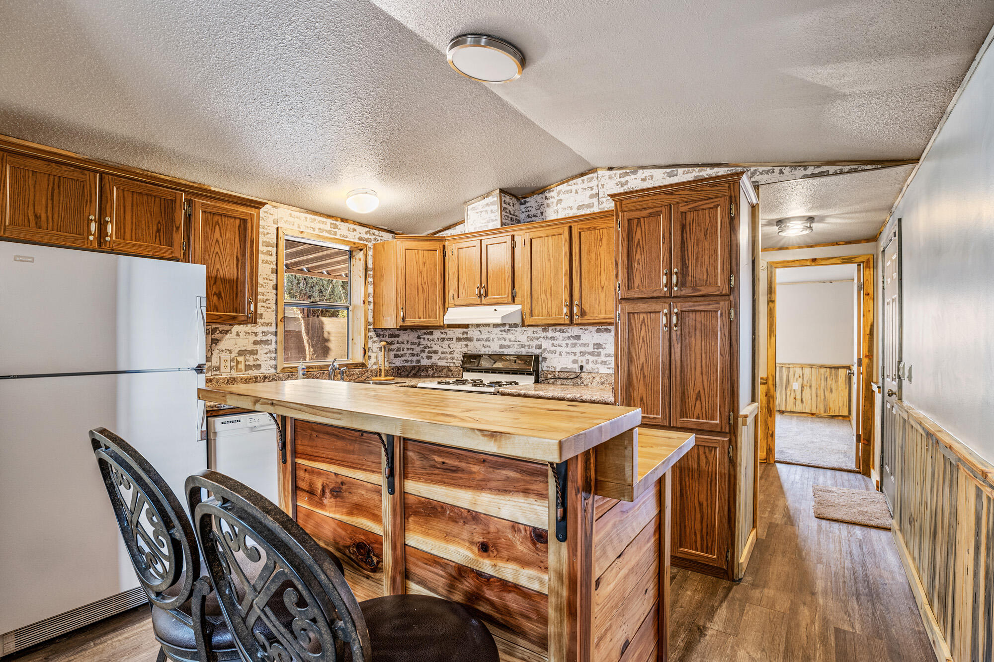 LAVA BLUFF MOBILE HOME PARK - Residential