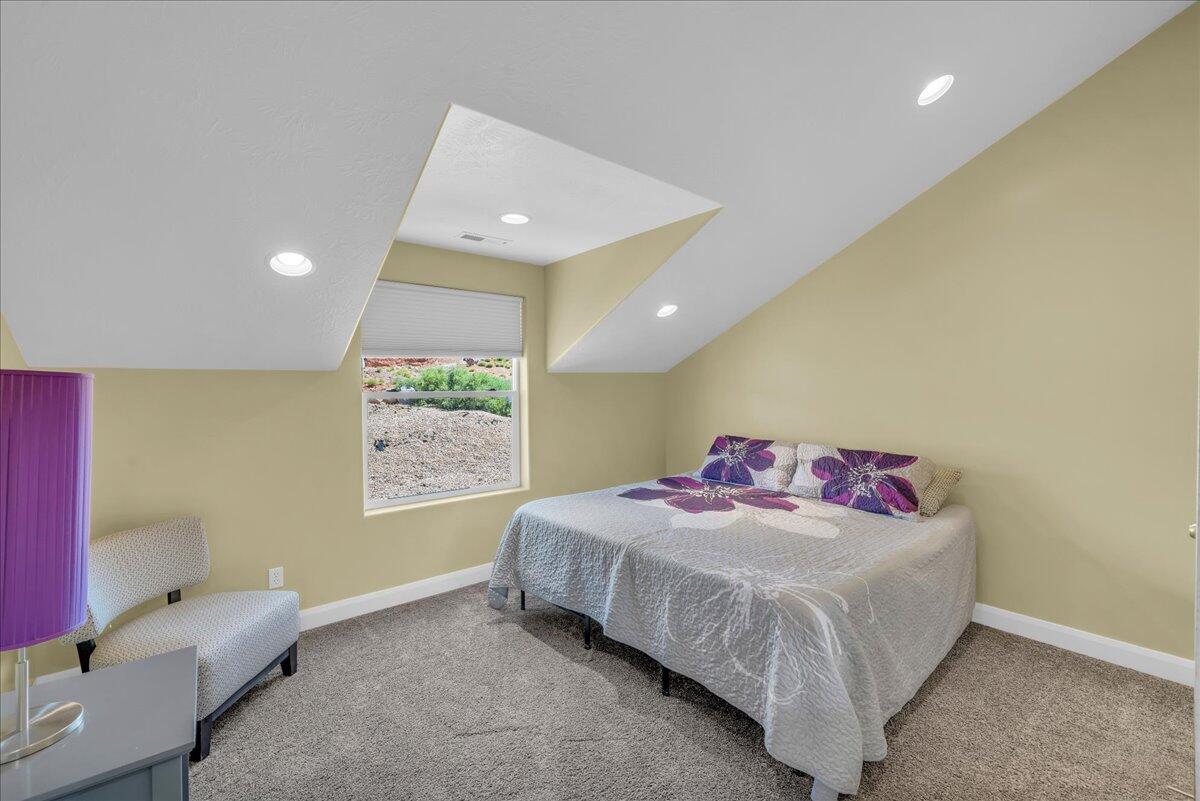 HOMESPUN VILLAGE - Residential