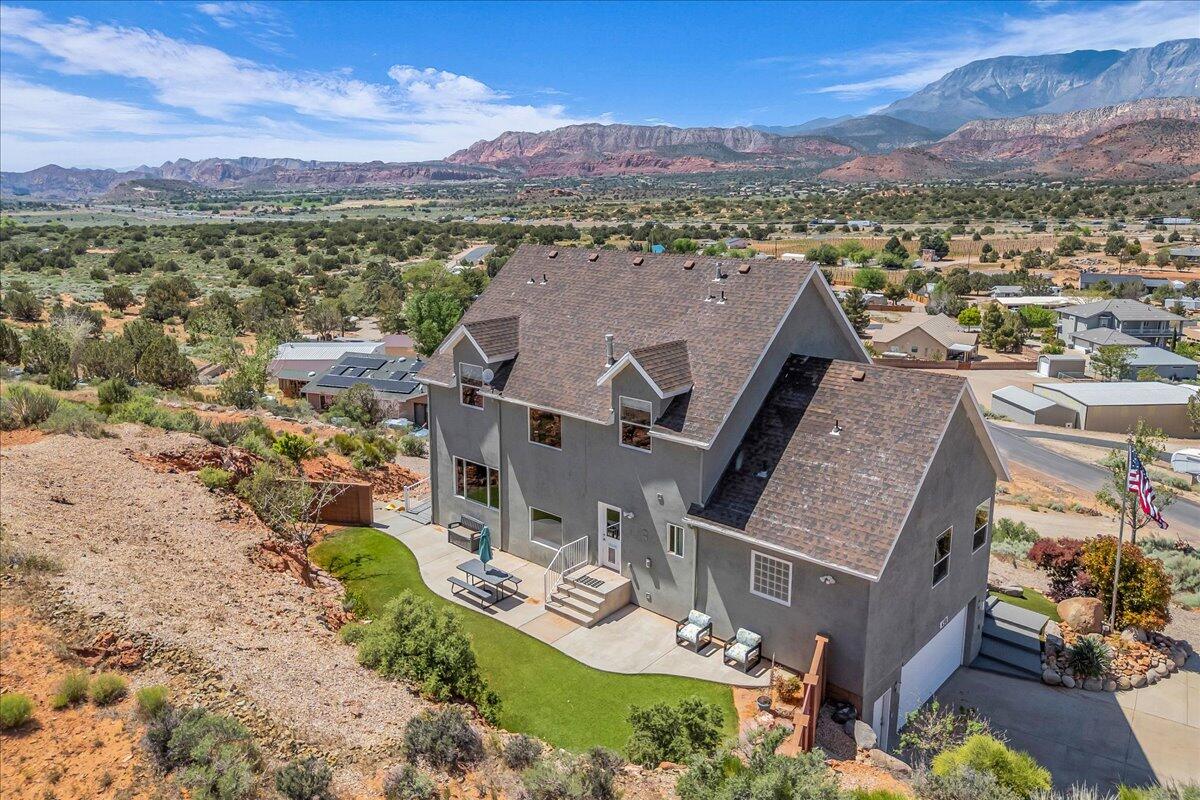 HOMESPUN VILLAGE - Residential