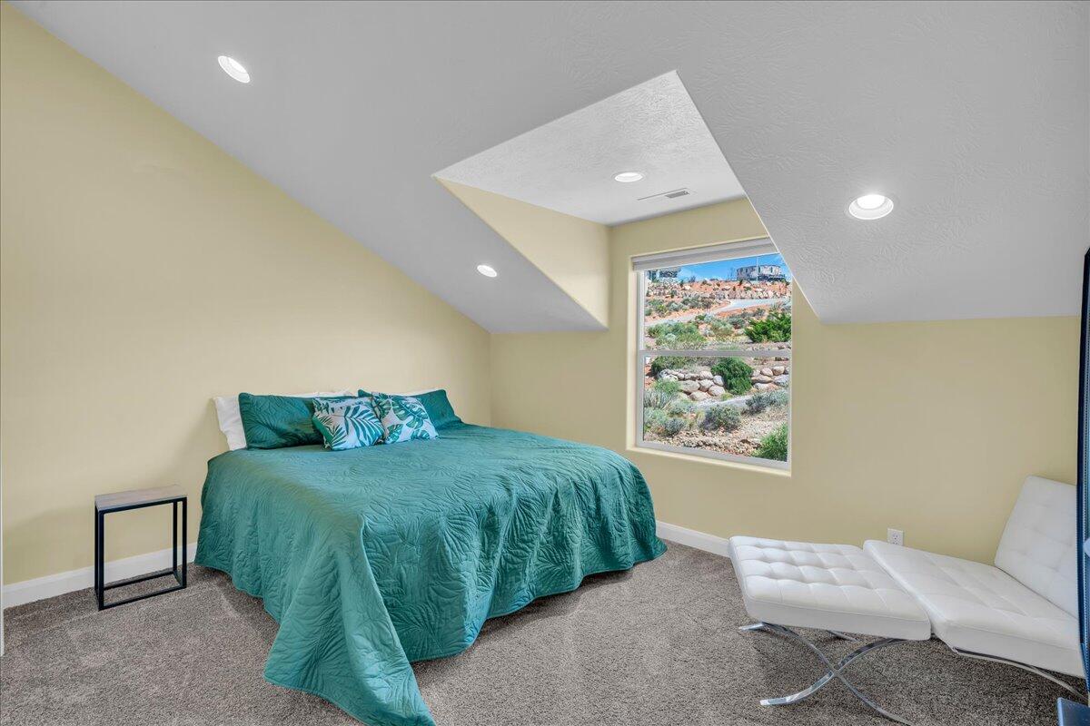 HOMESPUN VILLAGE - Residential