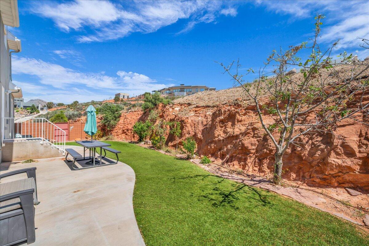 HOMESPUN VILLAGE - Residential