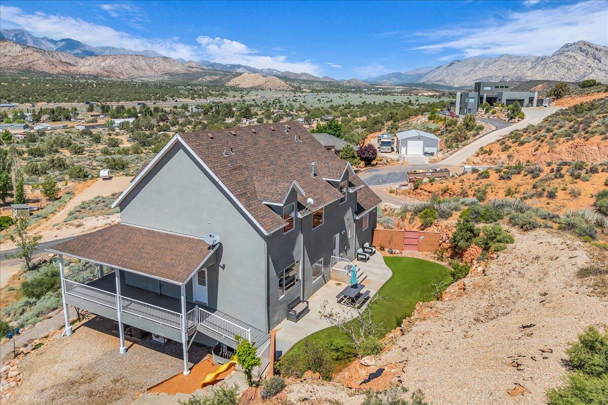 HOMESPUN VILLAGE - Residential