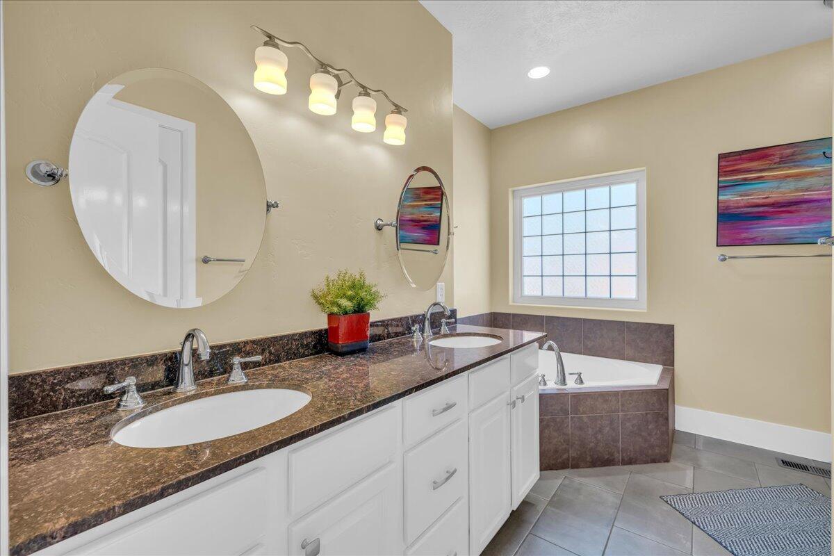 HOMESPUN VILLAGE - Residential