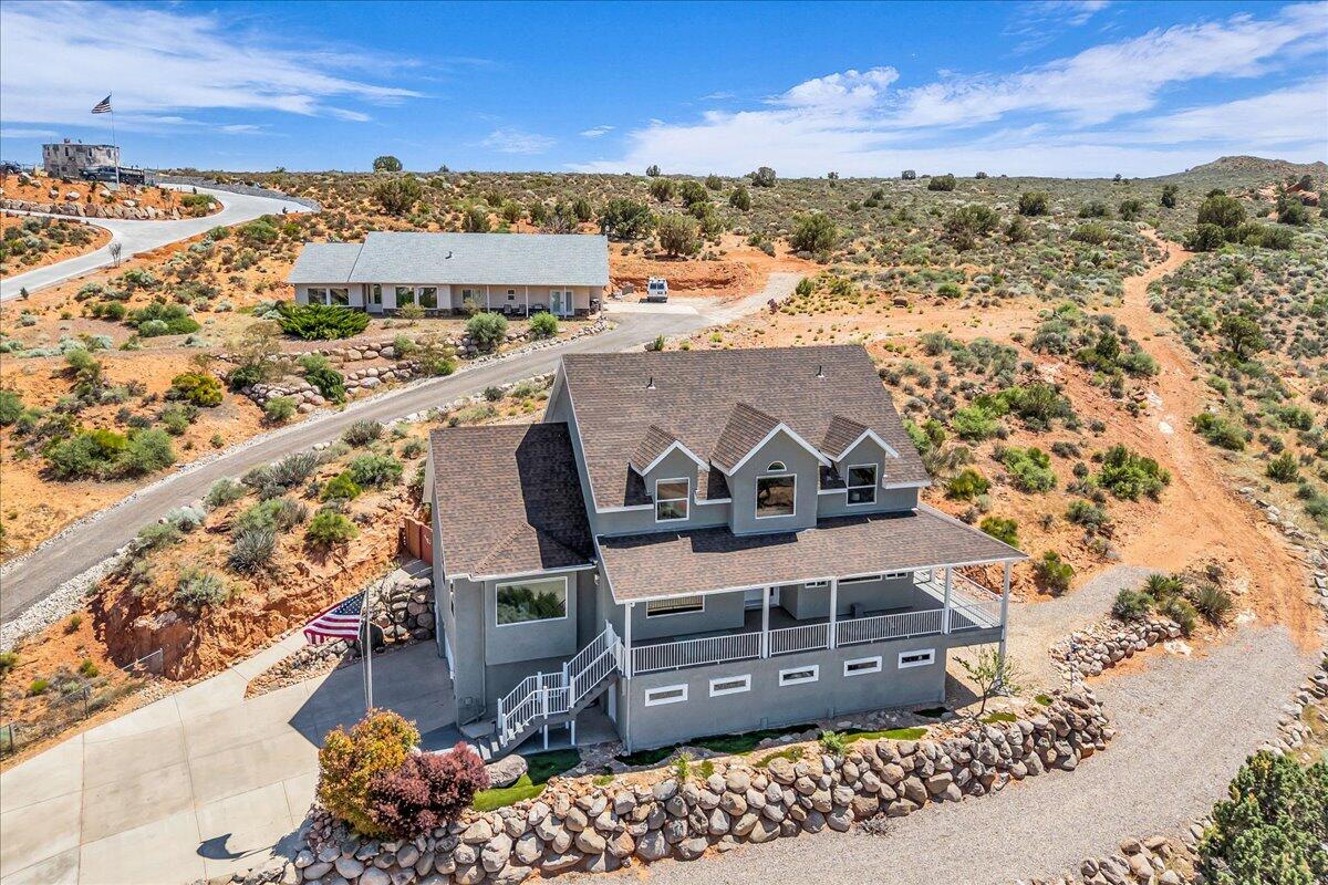 HOMESPUN VILLAGE - Residential