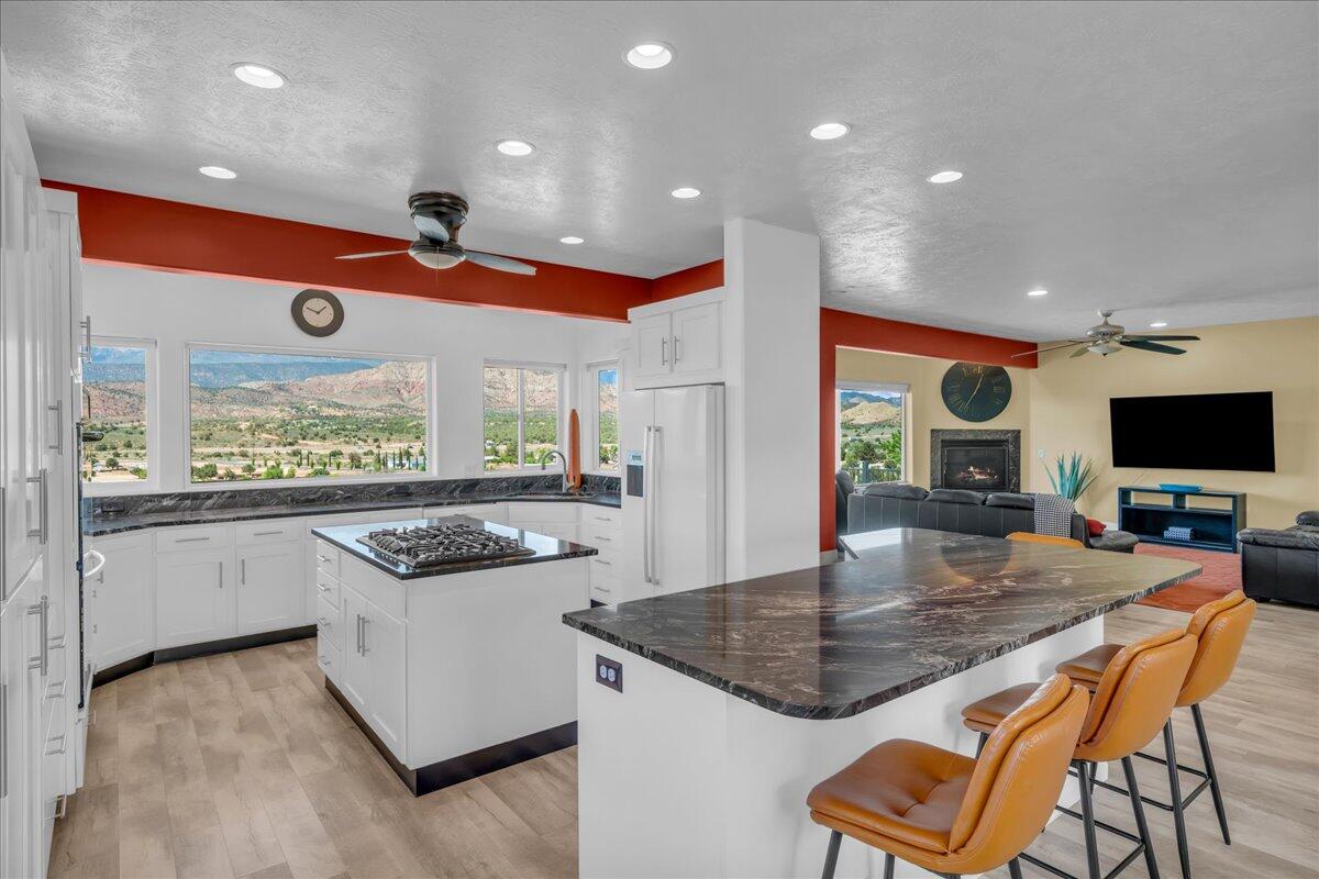 HOMESPUN VILLAGE - Residential