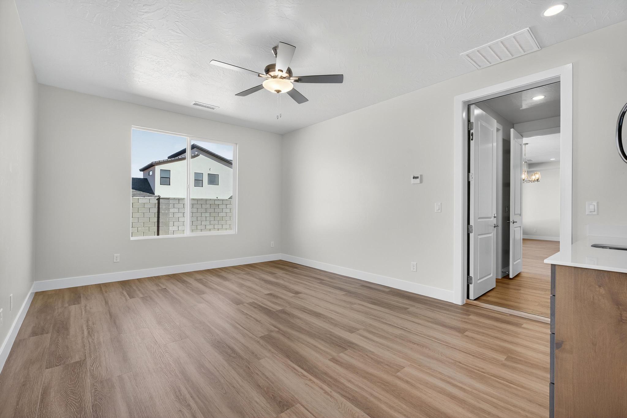 SCENIC POINTE - Residential