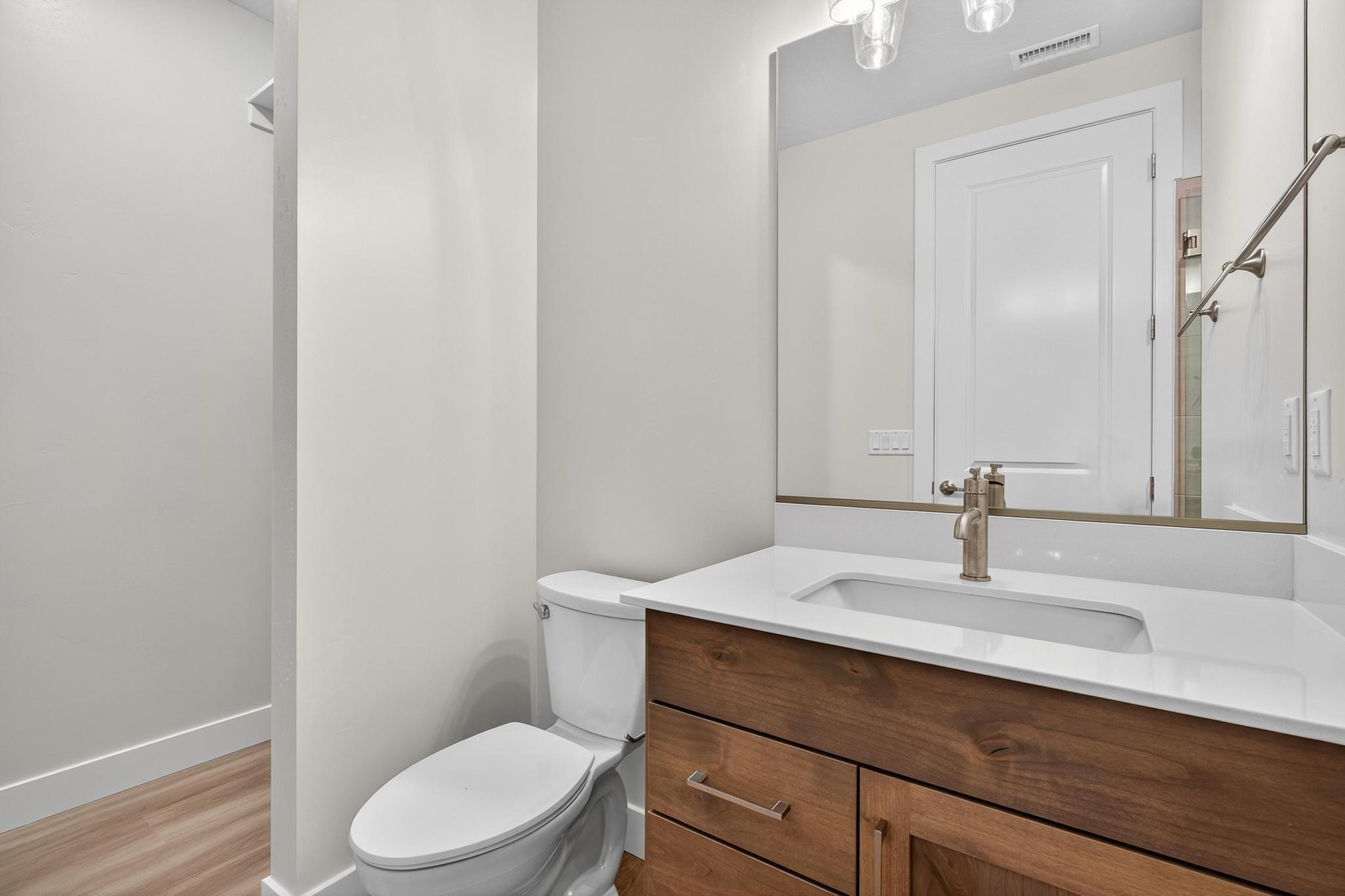 SCENIC POINTE - Residential