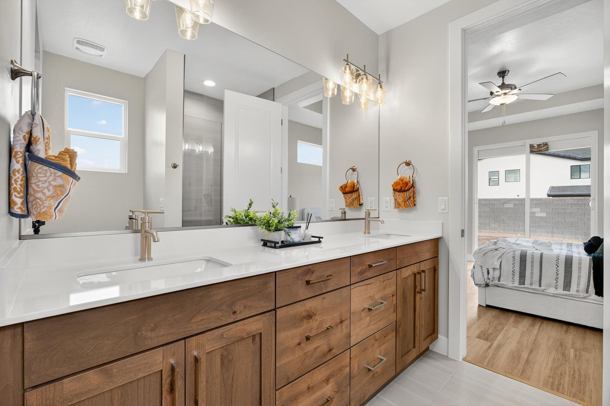 SCENIC POINTE - Residential