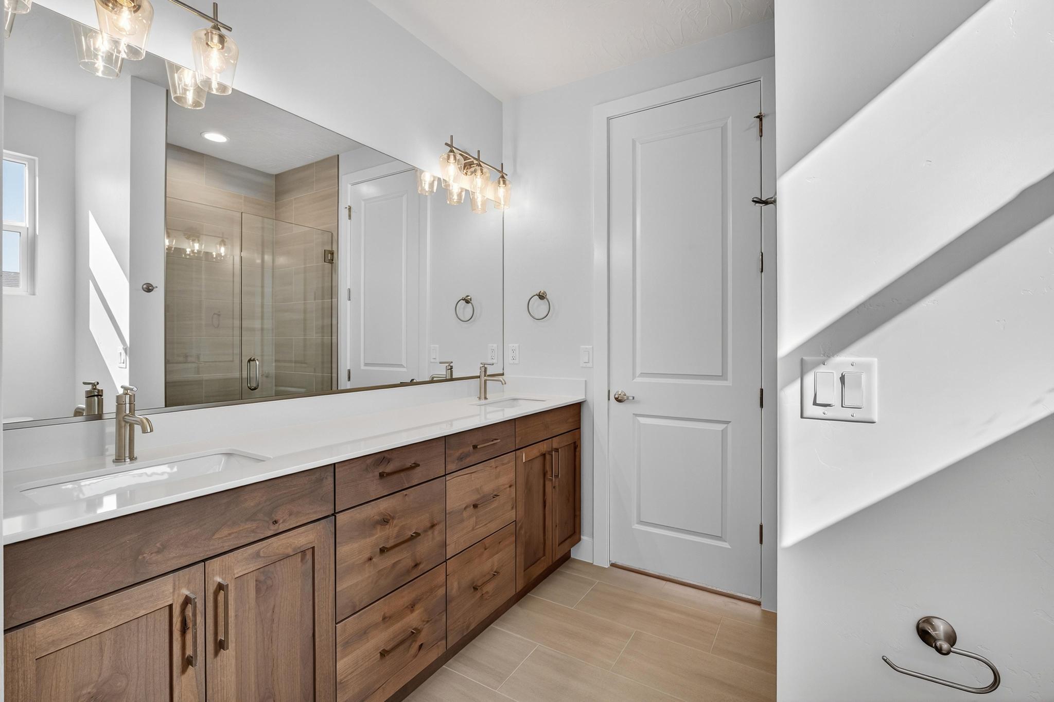 SCENIC POINTE - Residential