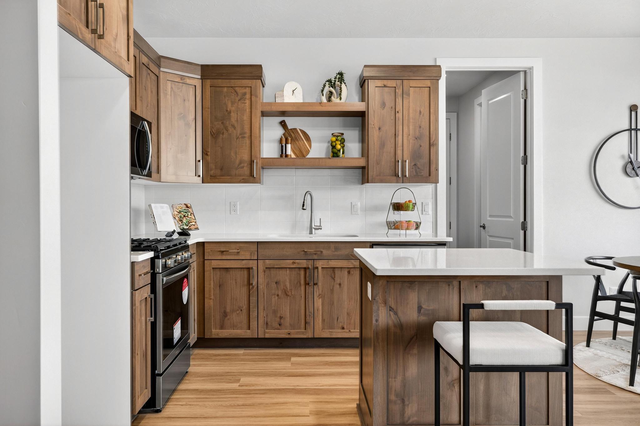 SCENIC POINTE - Residential