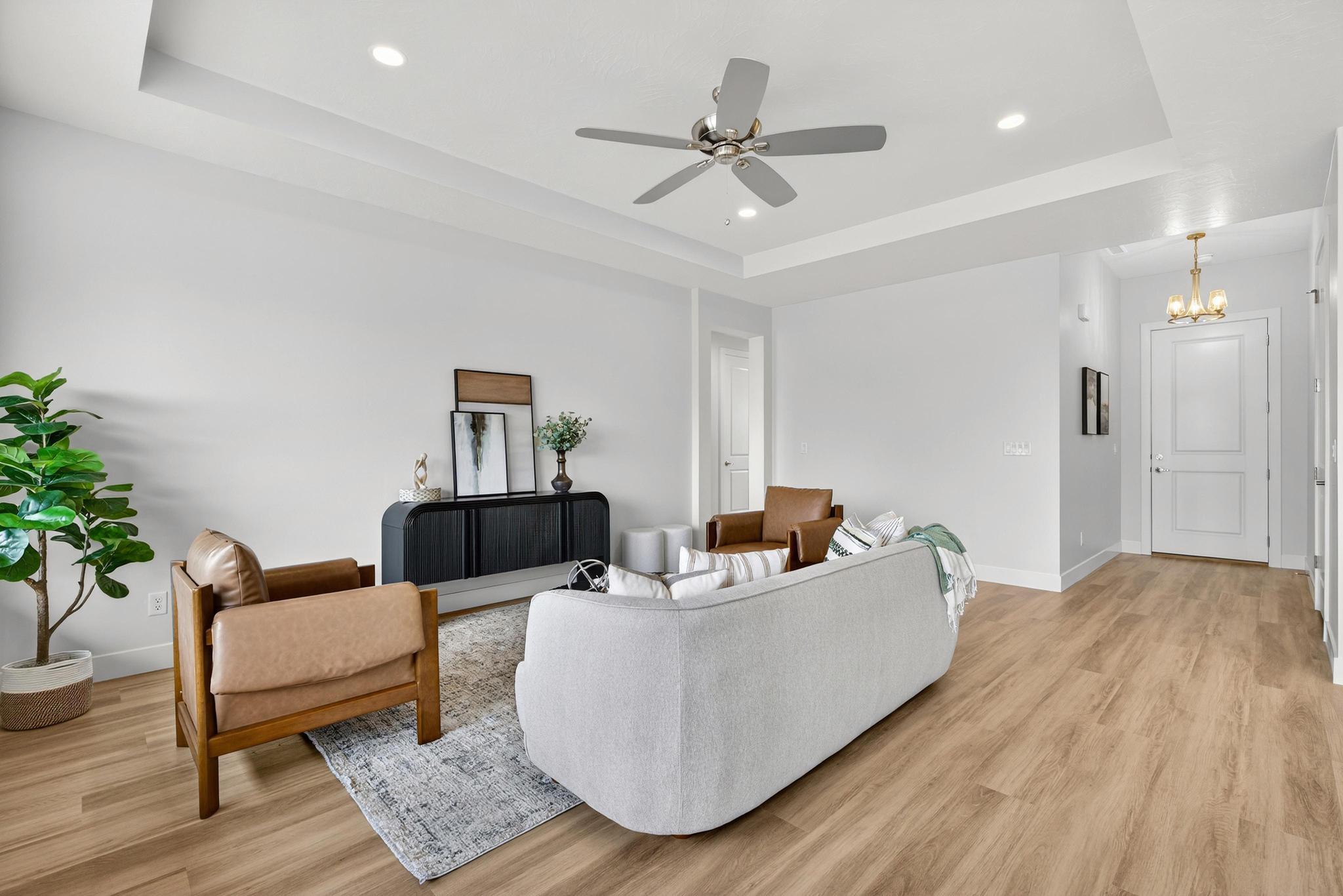 SCENIC POINTE - Residential