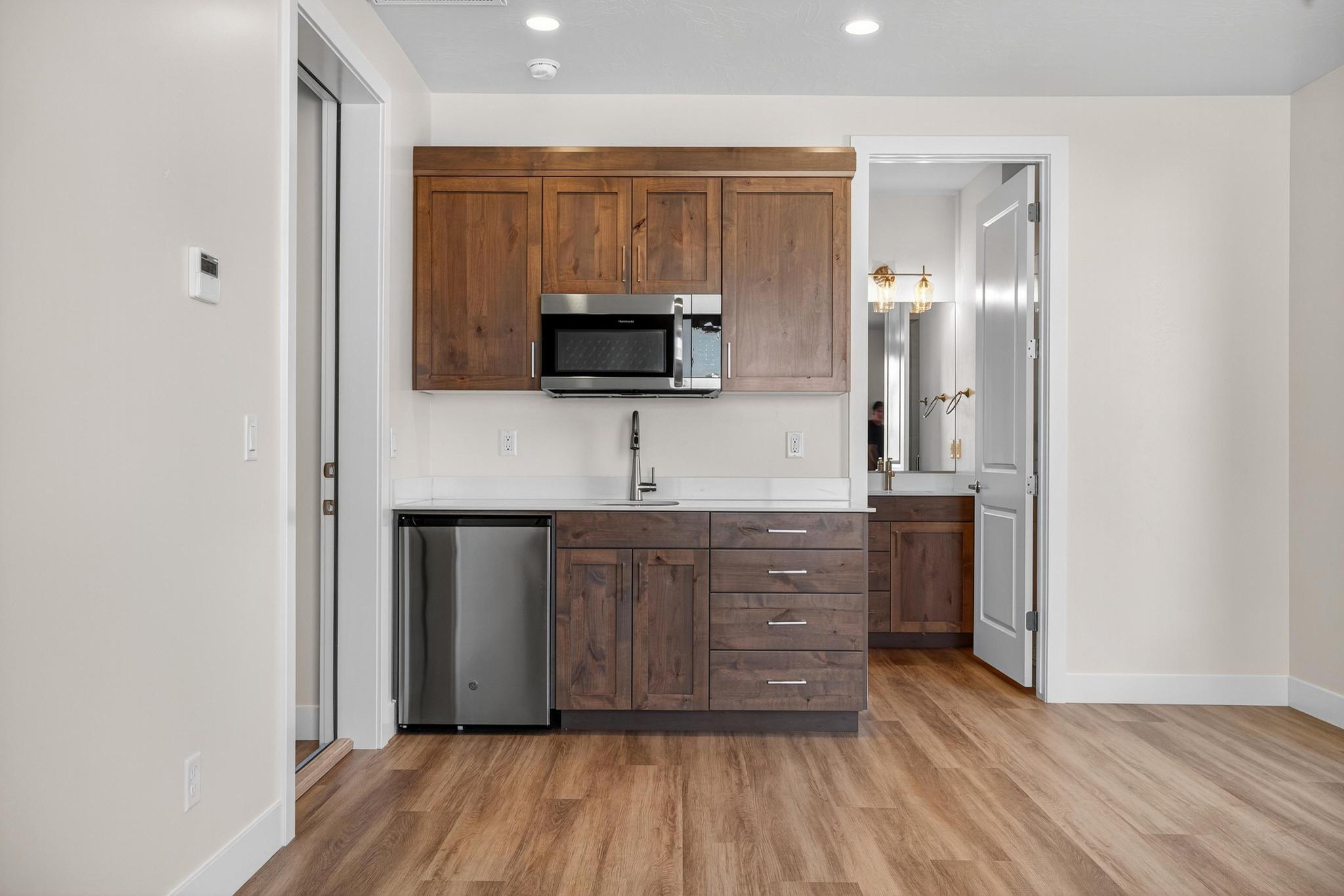 SCENIC POINTE - Residential