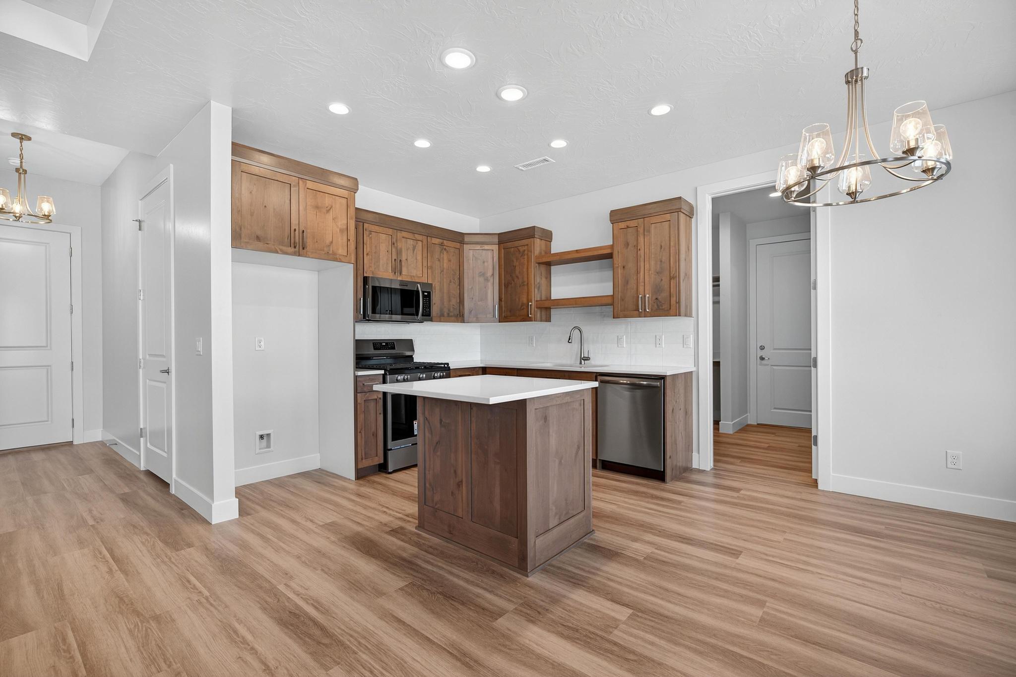 SCENIC POINTE - Residential