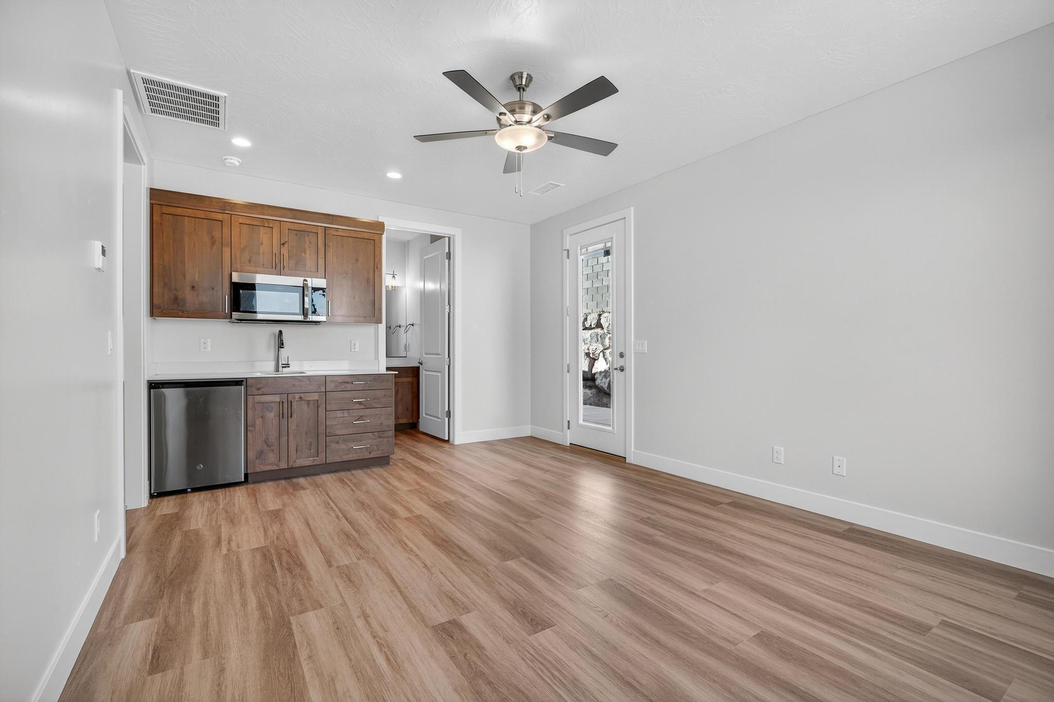 SCENIC POINTE - Residential