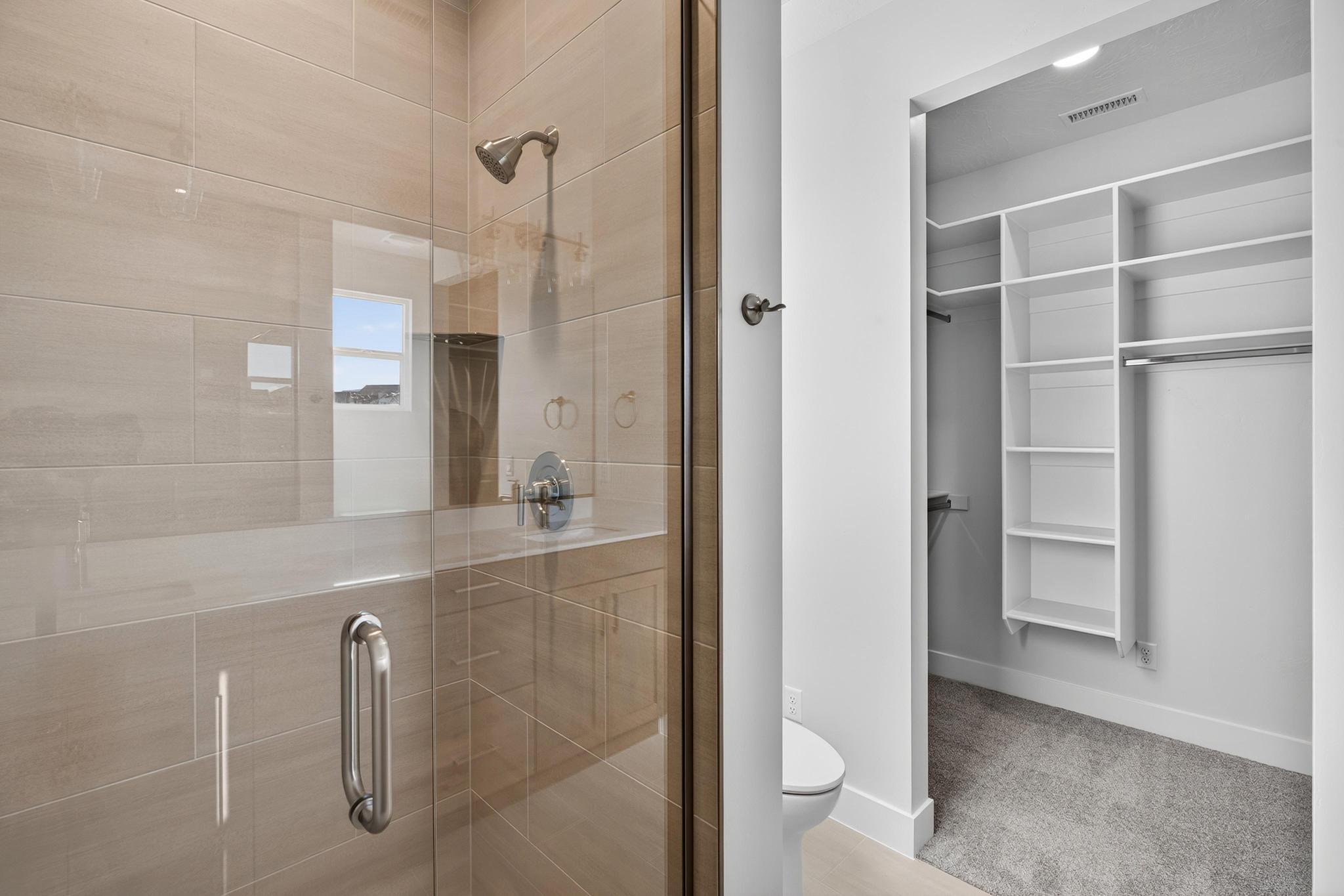 SCENIC POINTE - Residential