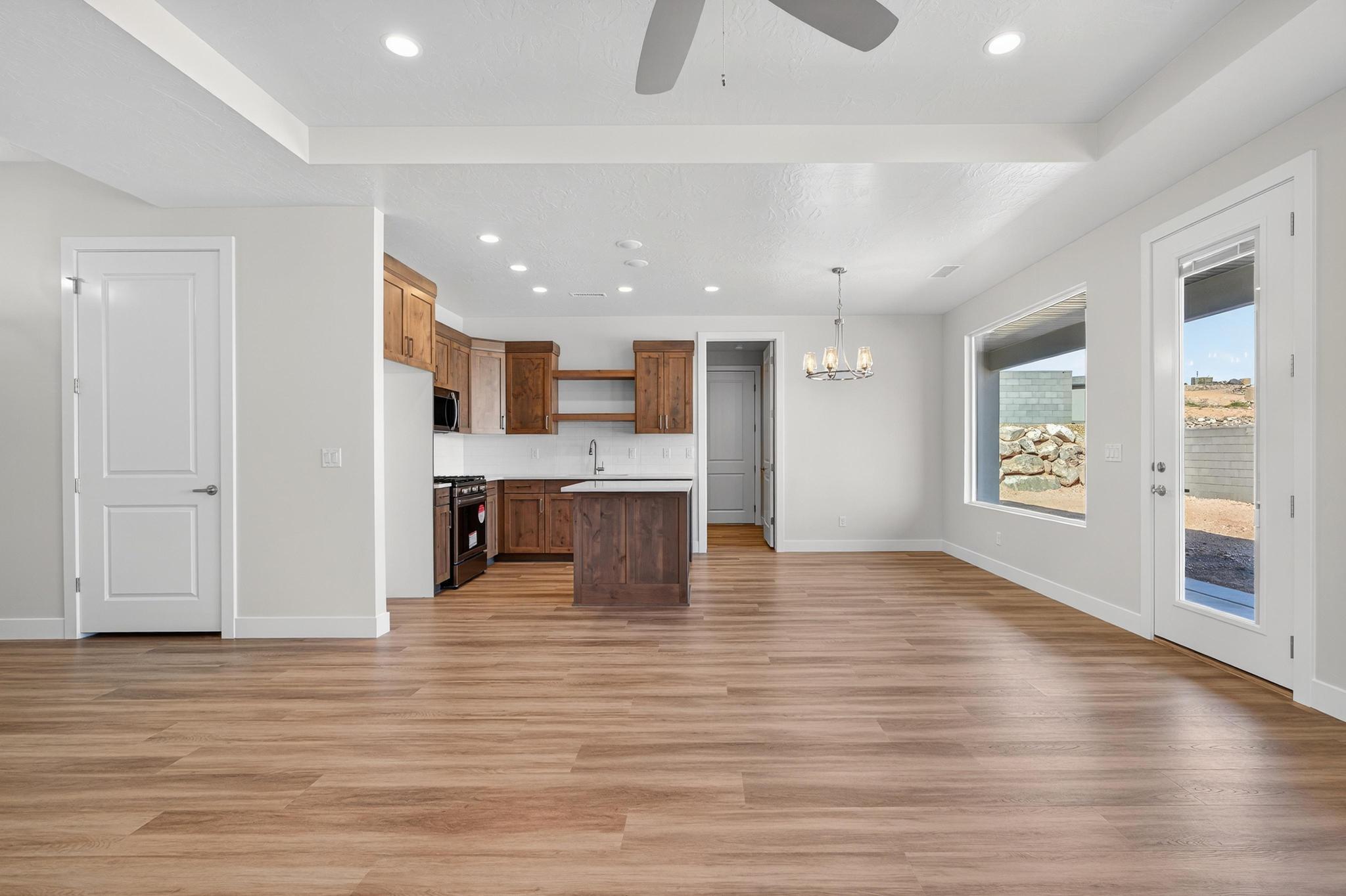 SCENIC POINTE - Residential