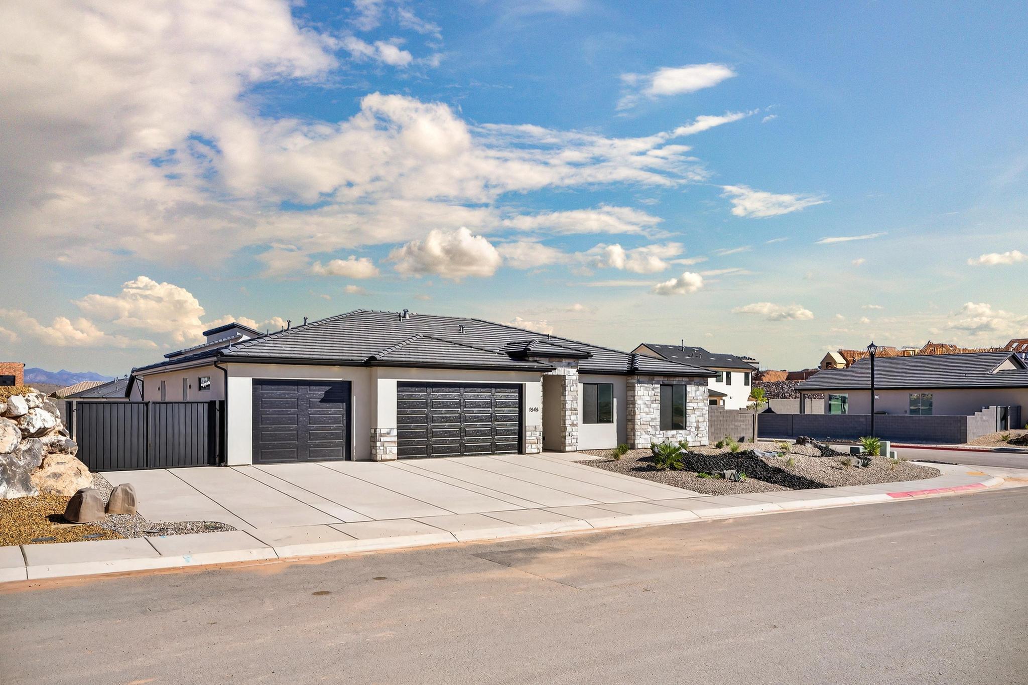 SCENIC POINTE - Residential