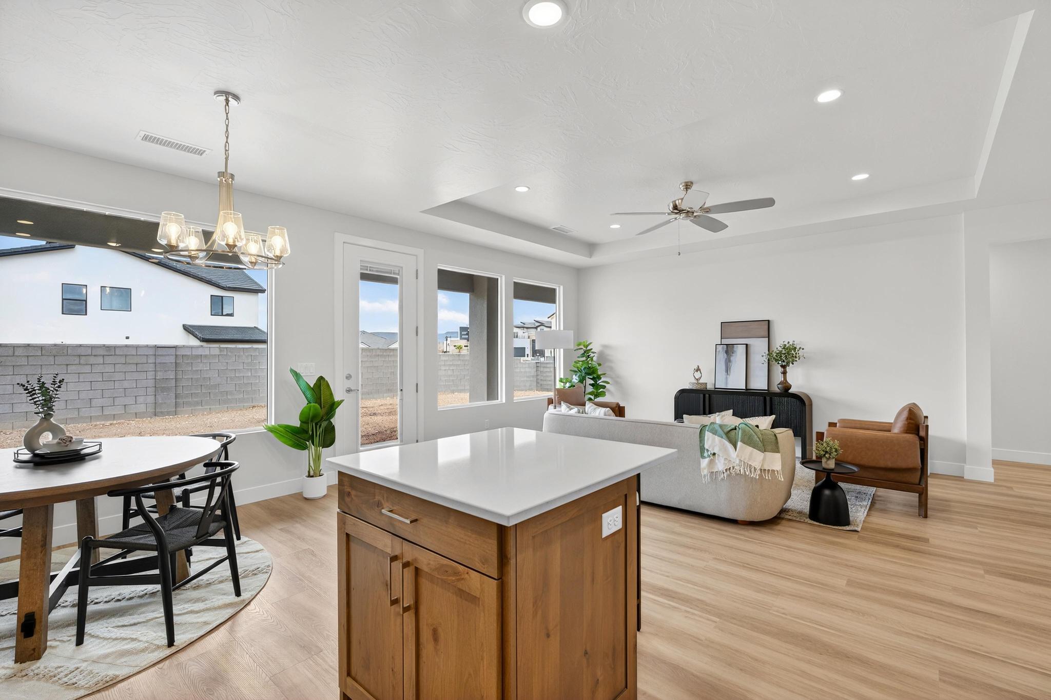 SCENIC POINTE - Residential