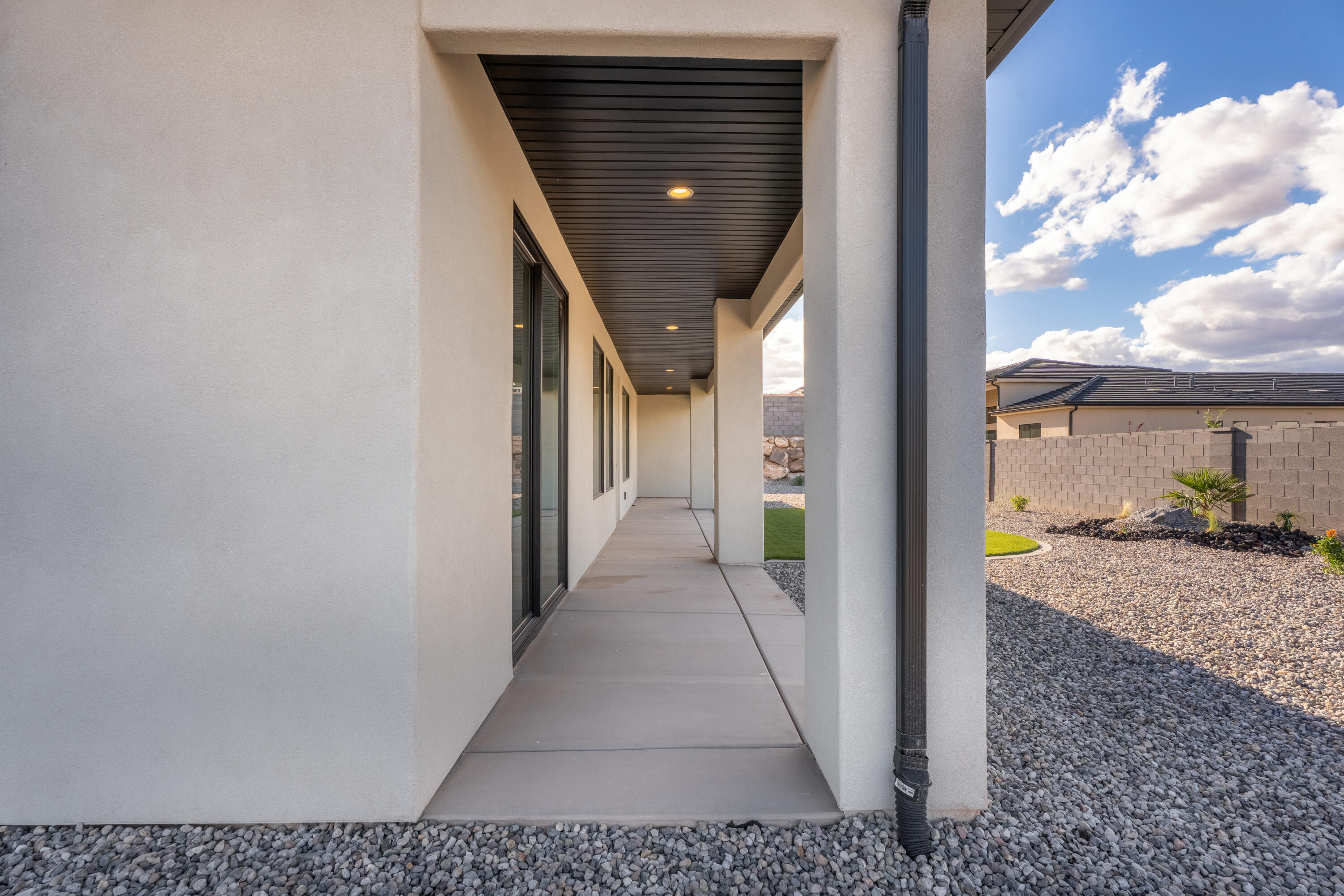 SCENIC POINTE - Residential