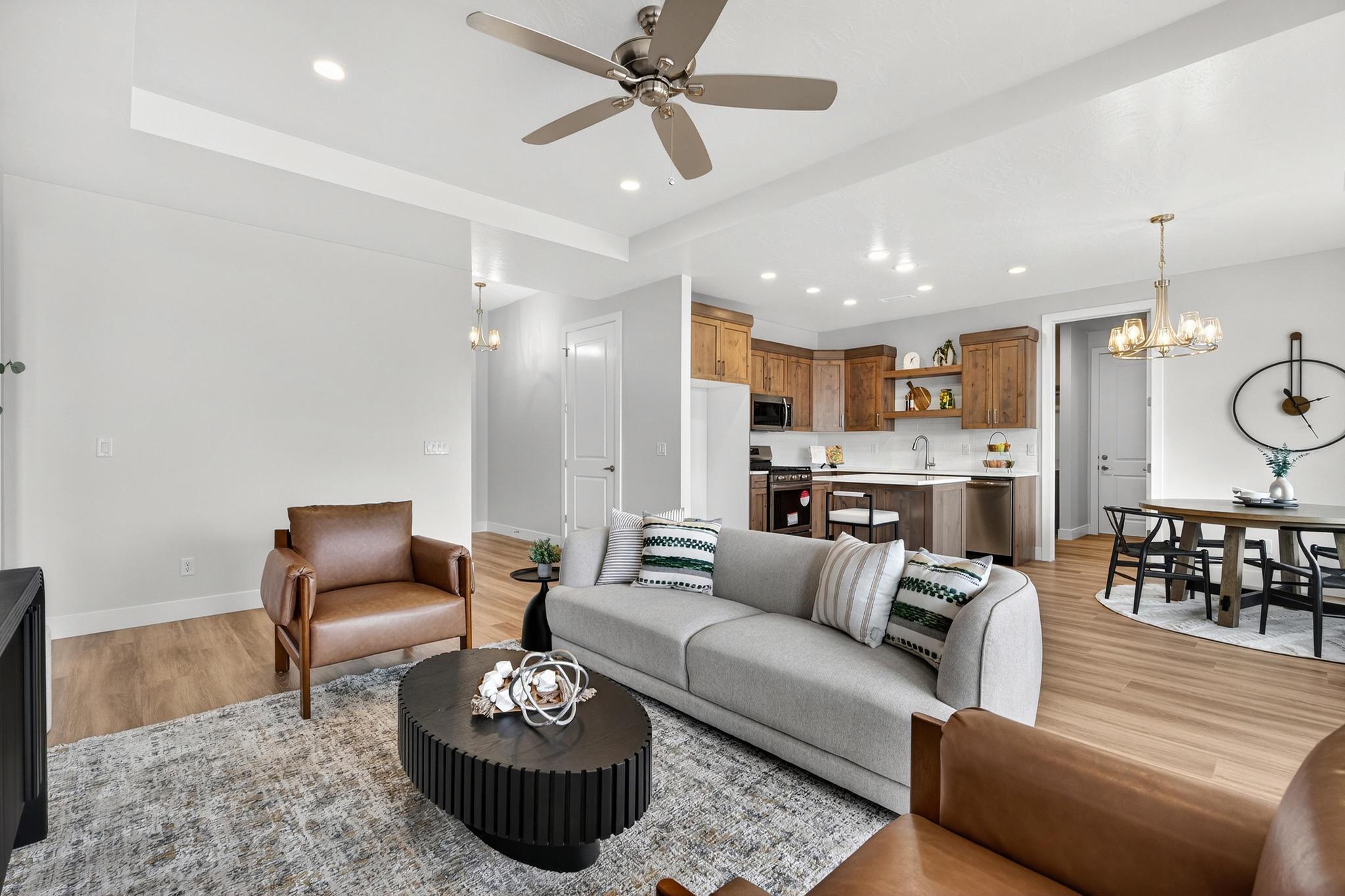 SCENIC POINTE - Residential