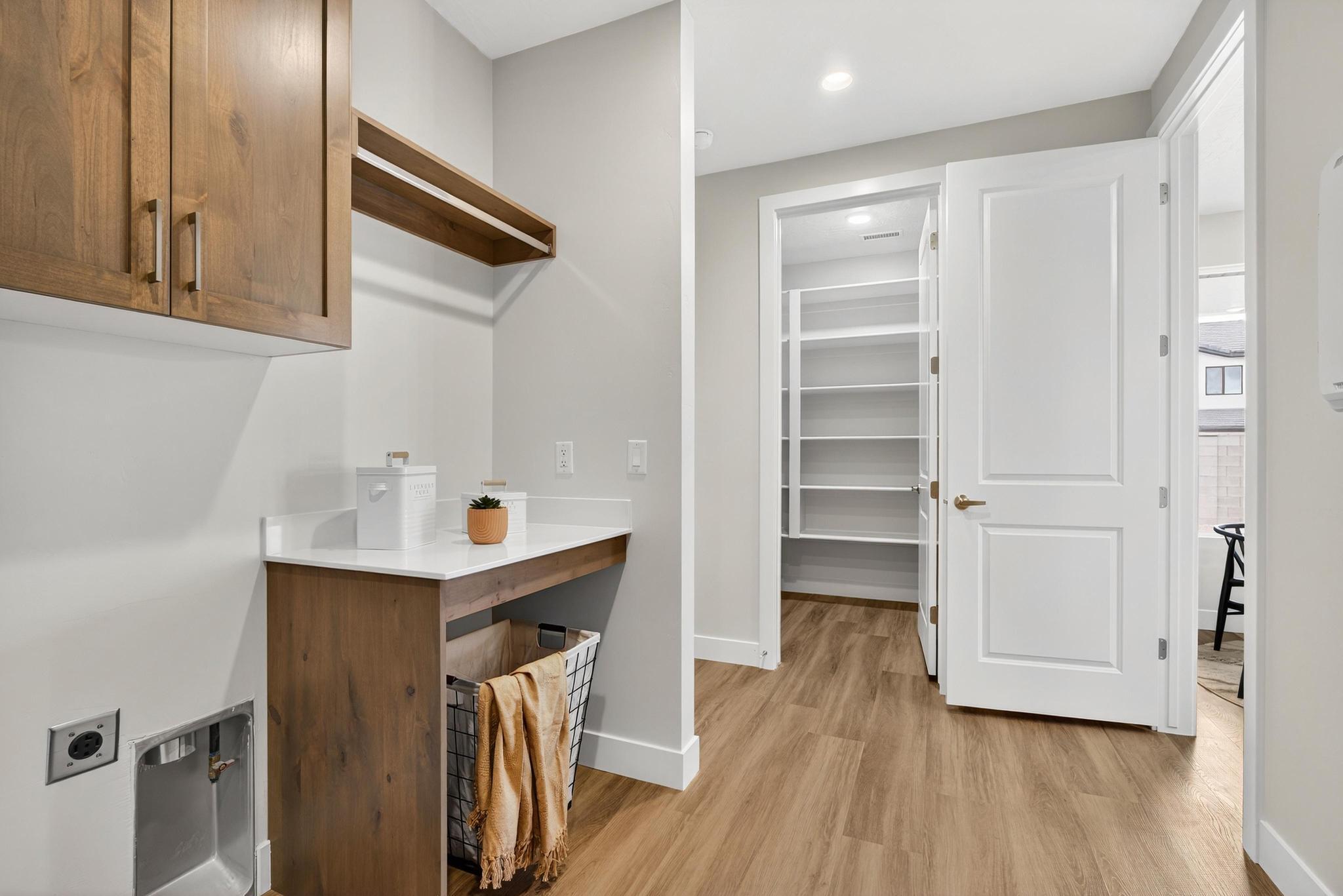 SCENIC POINTE - Residential