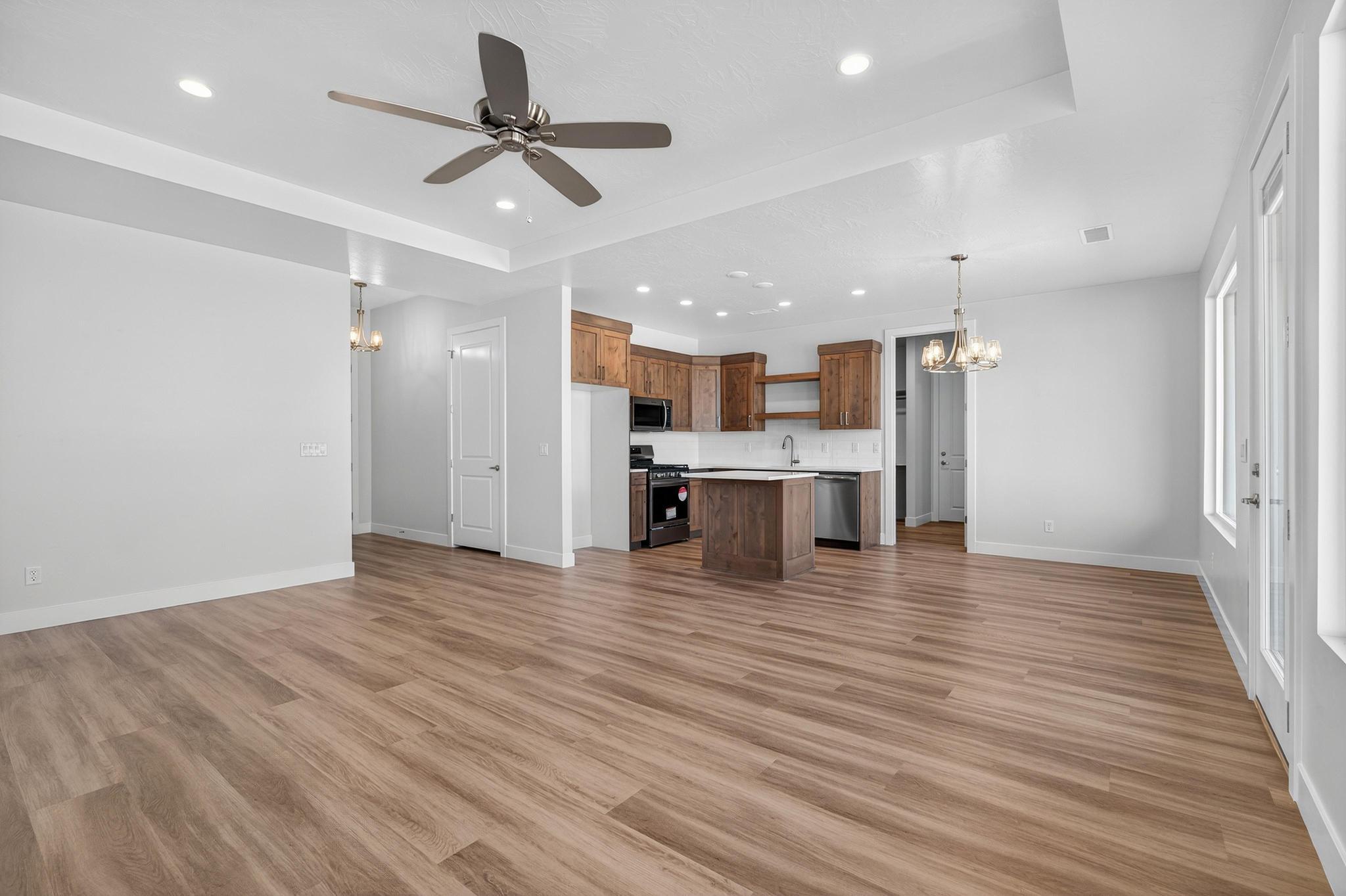 SCENIC POINTE - Residential