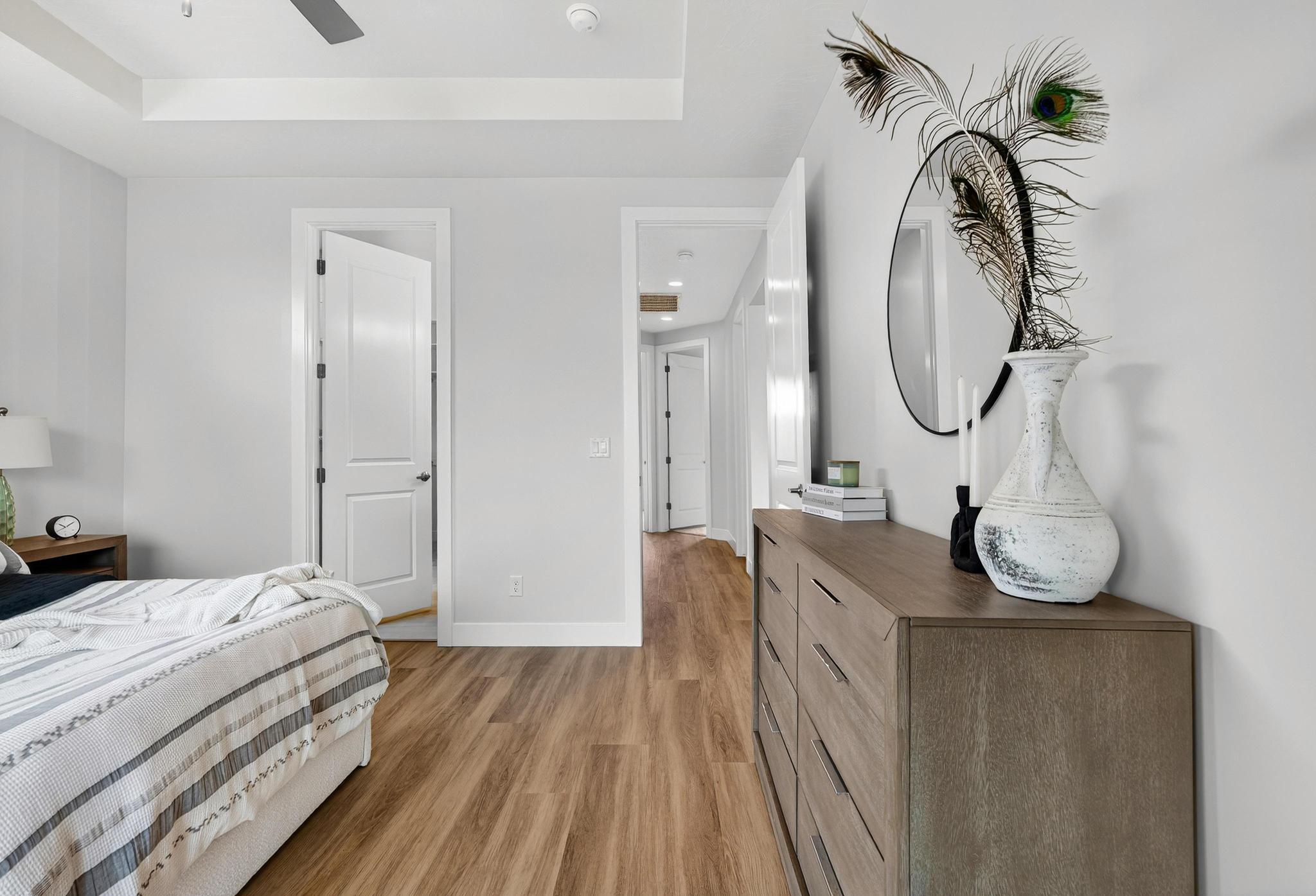 SCENIC POINTE - Residential