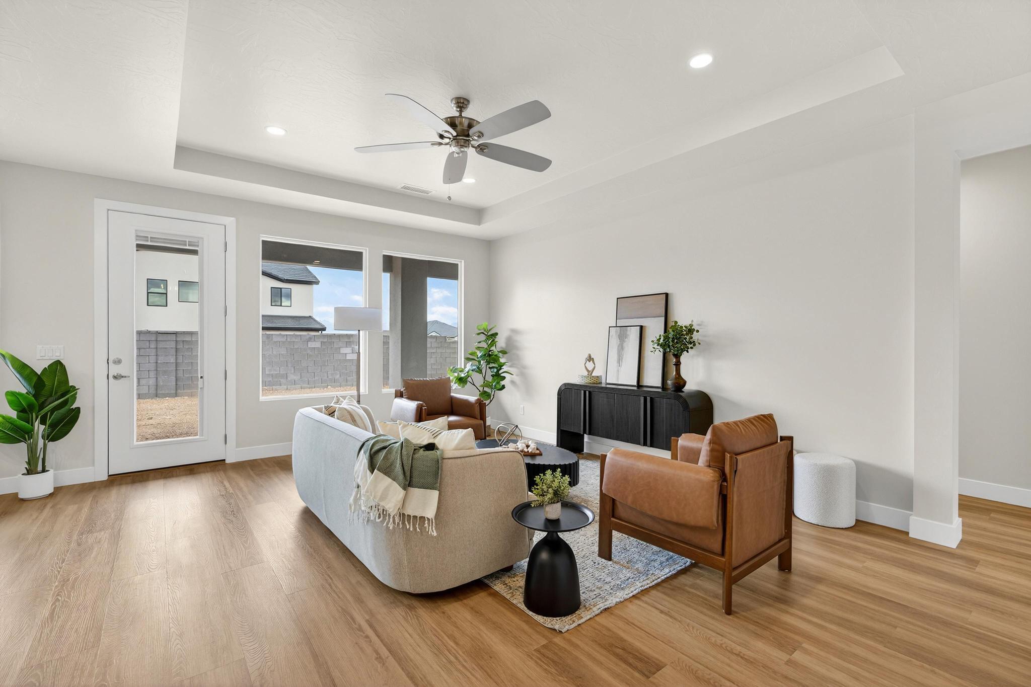 SCENIC POINTE - Residential