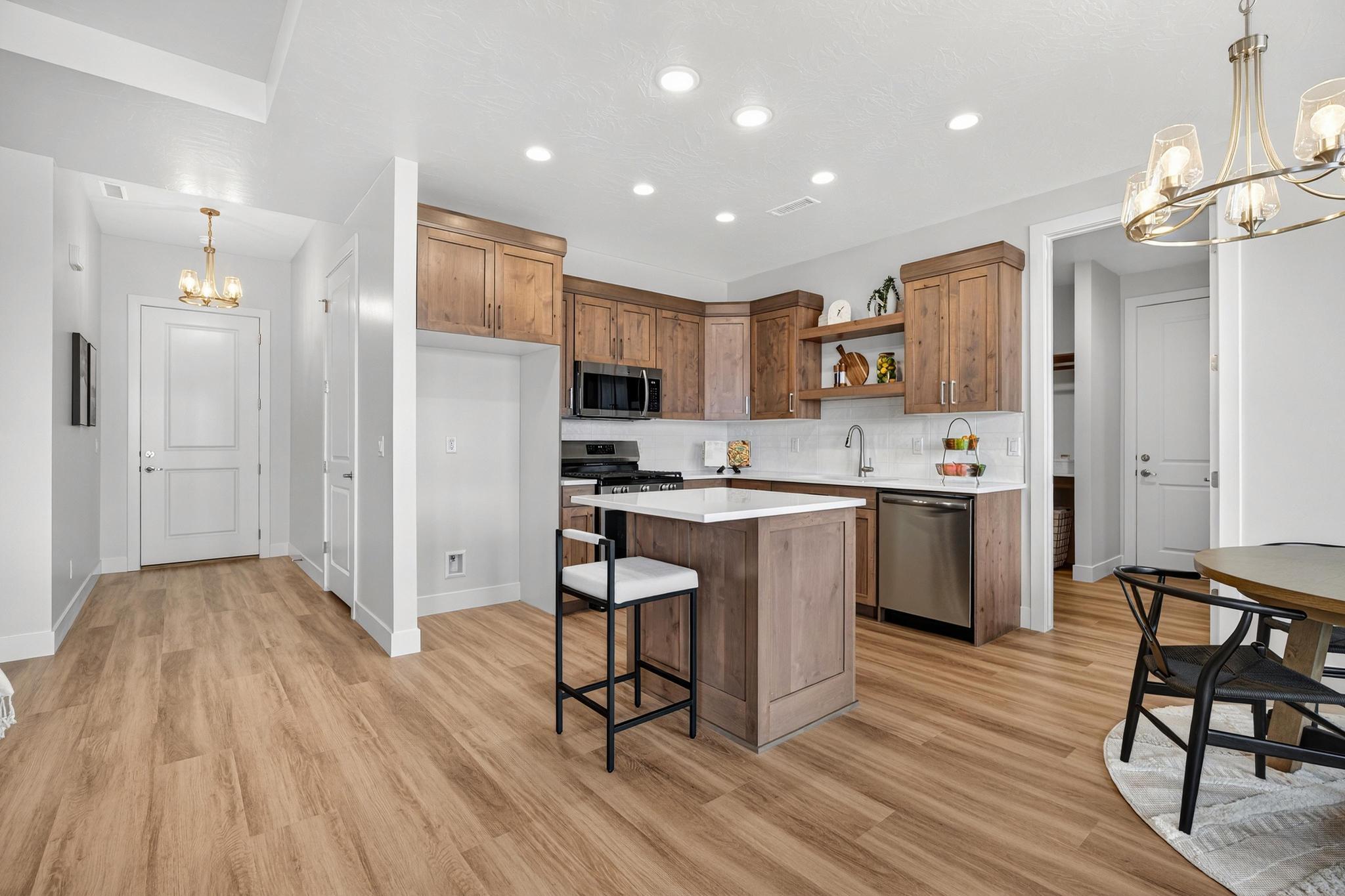 SCENIC POINTE - Residential