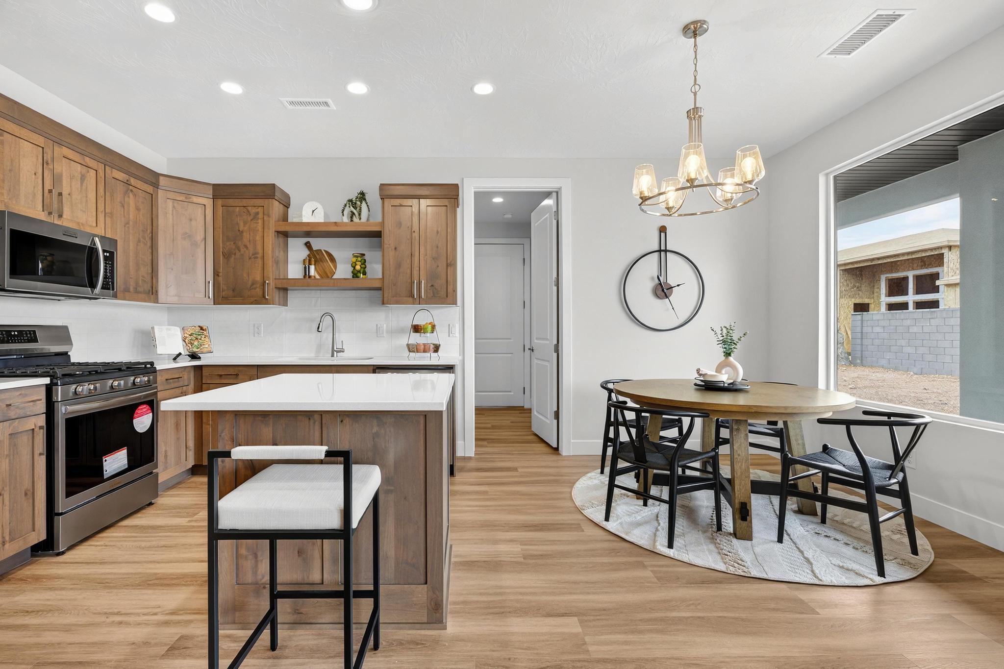 SCENIC POINTE - Residential