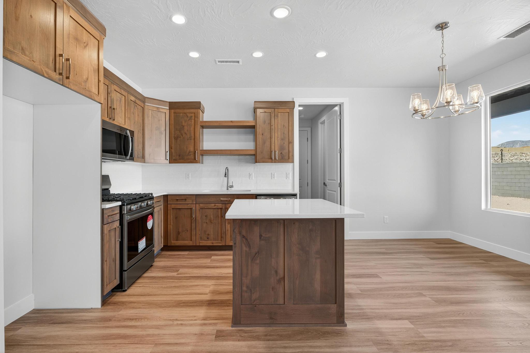 SCENIC POINTE - Residential