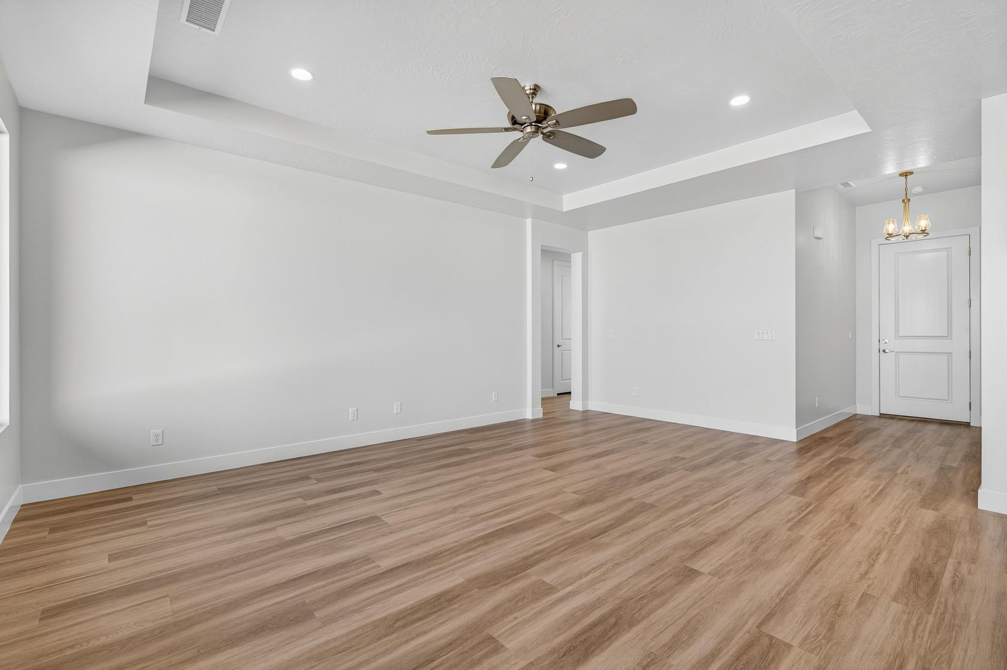 SCENIC POINTE - Residential