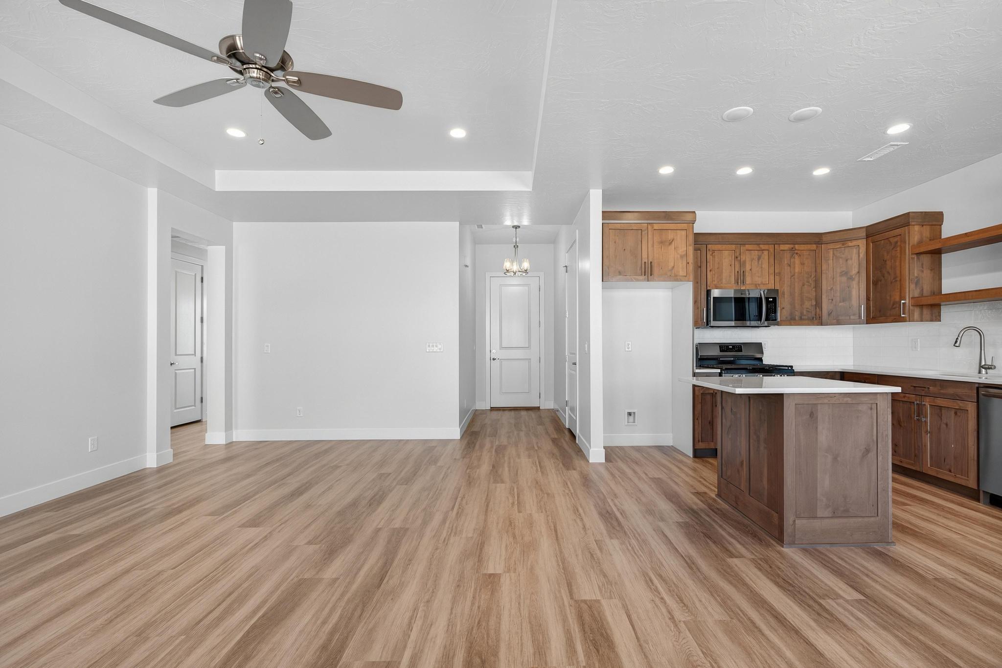 SCENIC POINTE - Residential