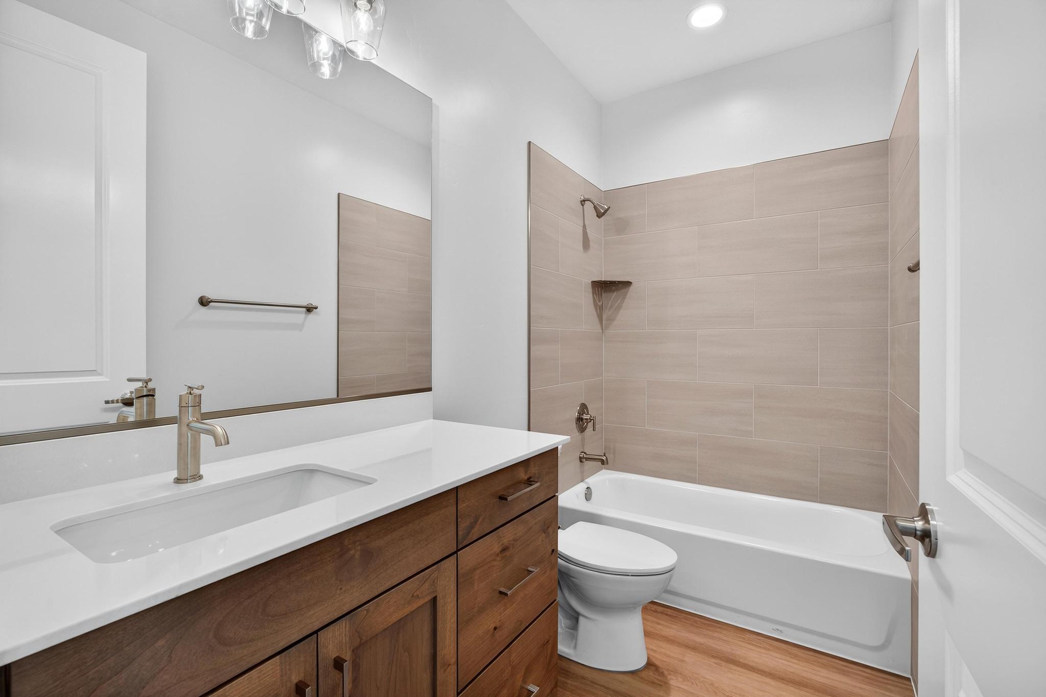 SCENIC POINTE - Residential