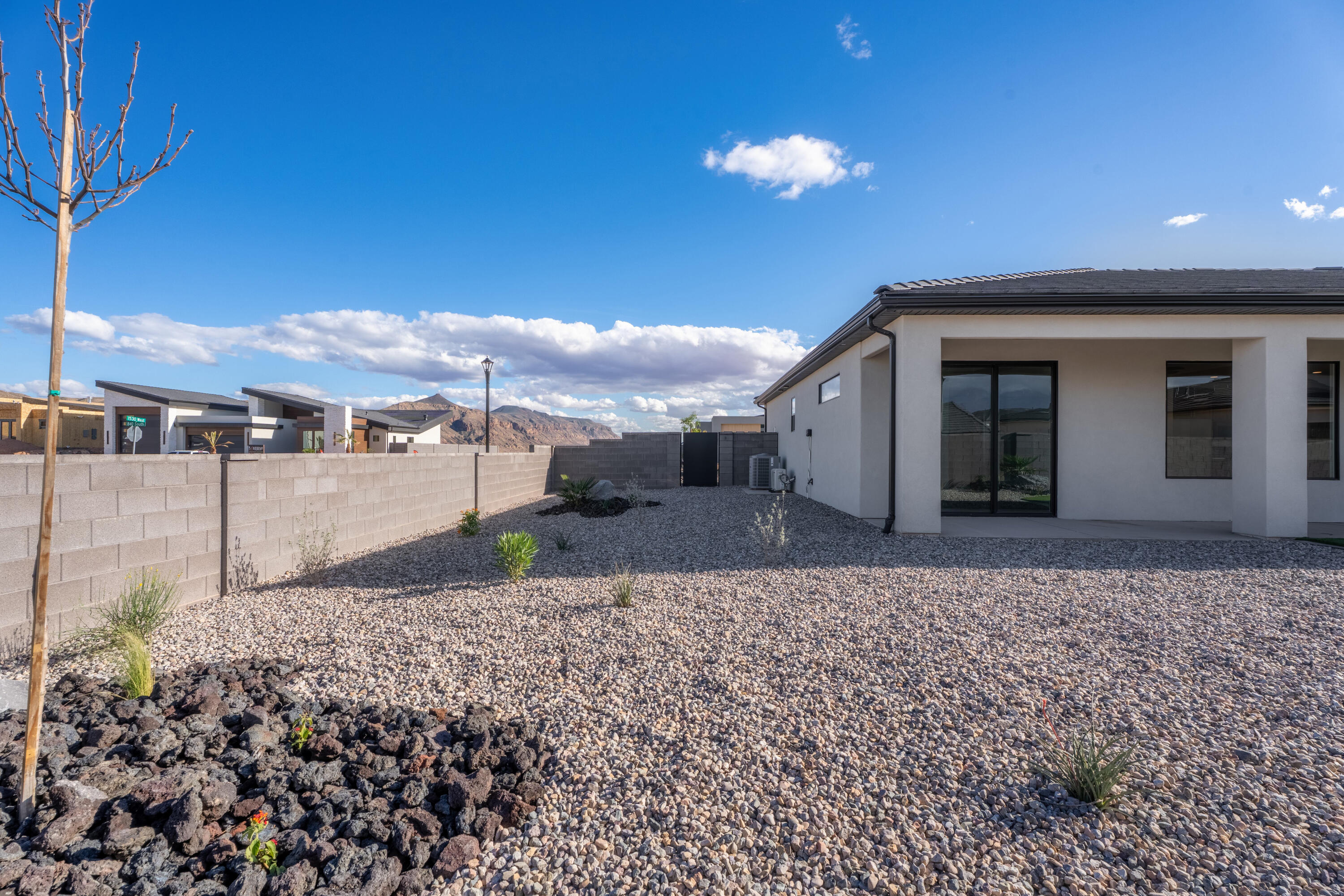 SCENIC POINTE - Residential