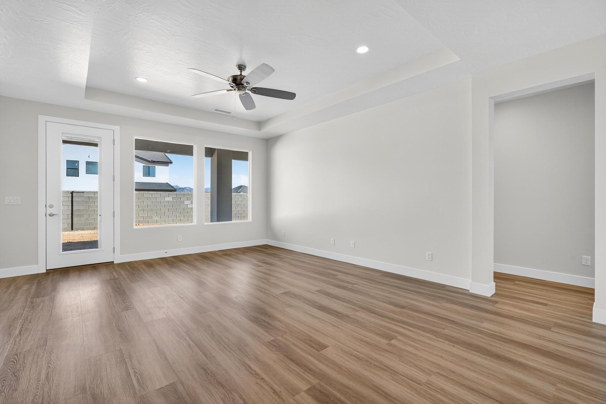 SCENIC POINTE - Residential