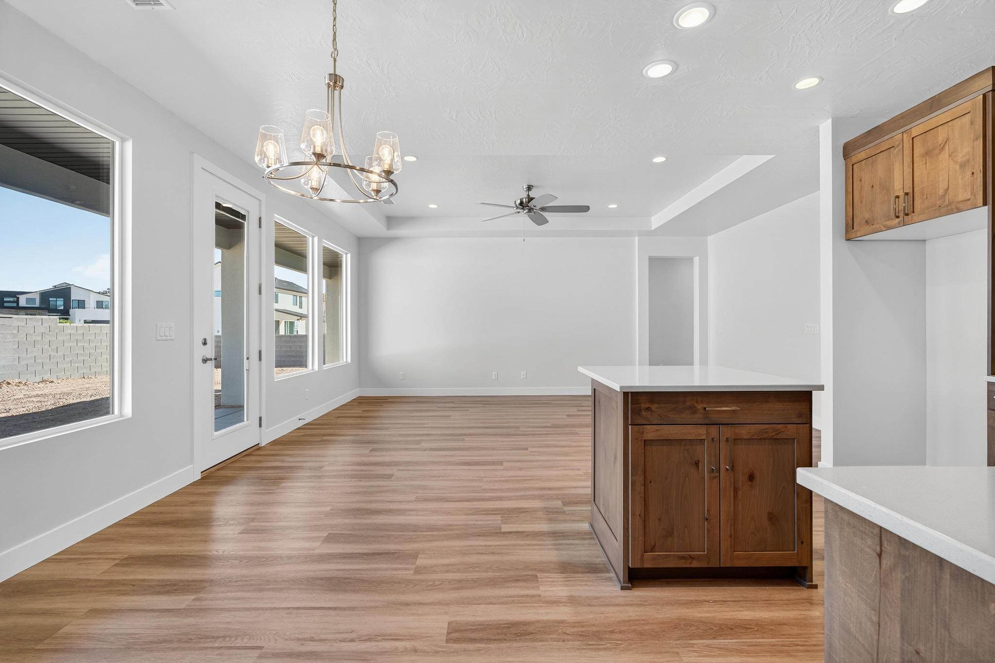 SCENIC POINTE - Residential