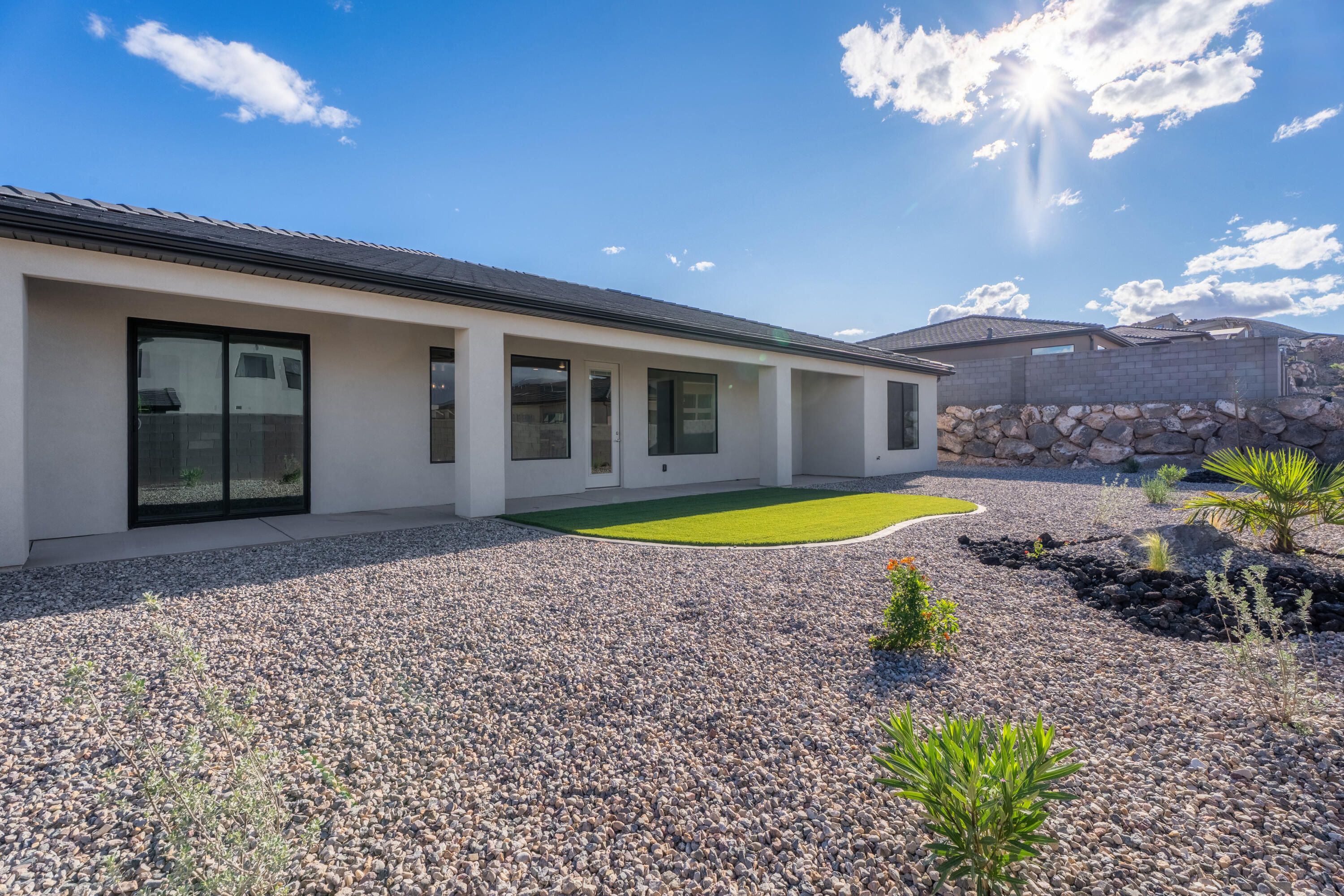 SCENIC POINTE - Residential